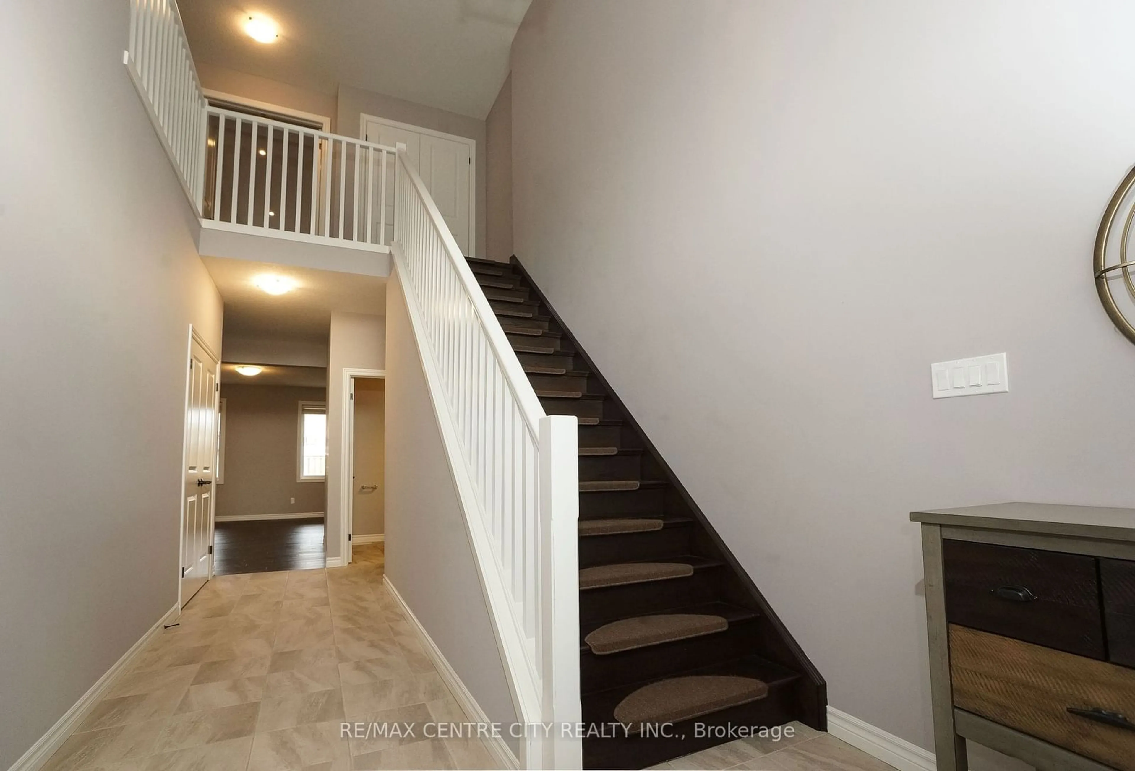 Stairs for 471 Sophia Cres, London Ontario N6G 0T5