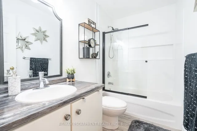 Additional property image - 138 Beaverbrook Ave