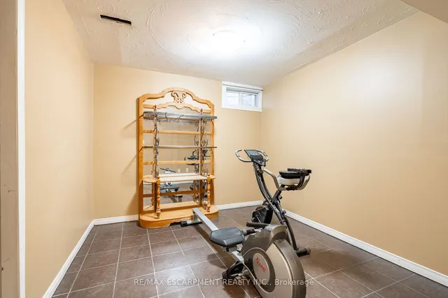 Additional property image - 138 Beaverbrook Ave