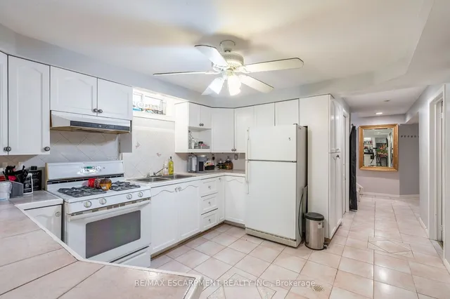 Additional property image - 138 Beaverbrook Ave