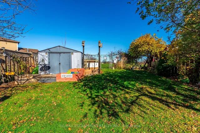 Additional property image - 138 Beaverbrook Ave