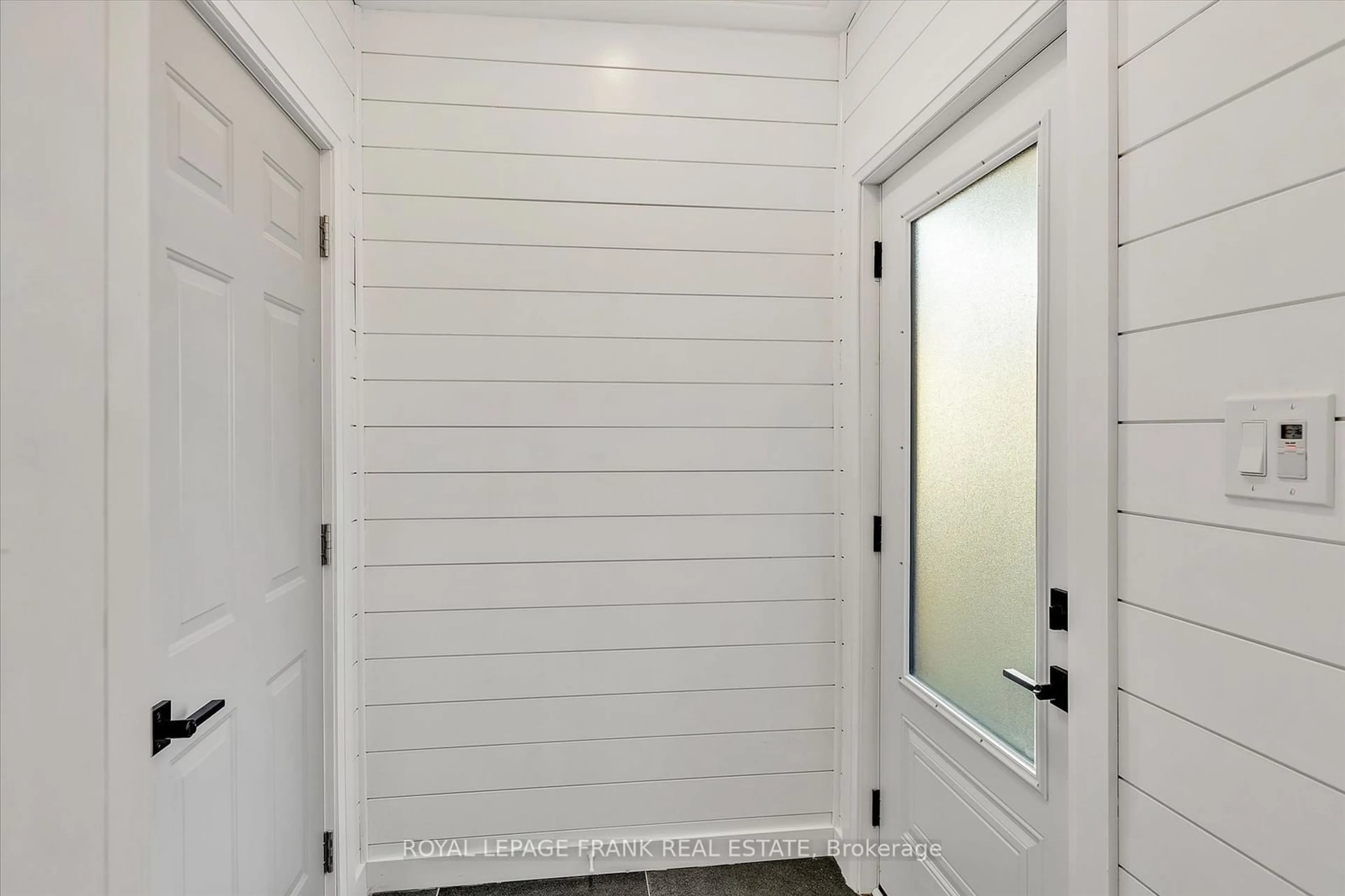 Indoor entryway, wood floors for 645 Harold Dr, Peterborough Ontario K9J 3X9