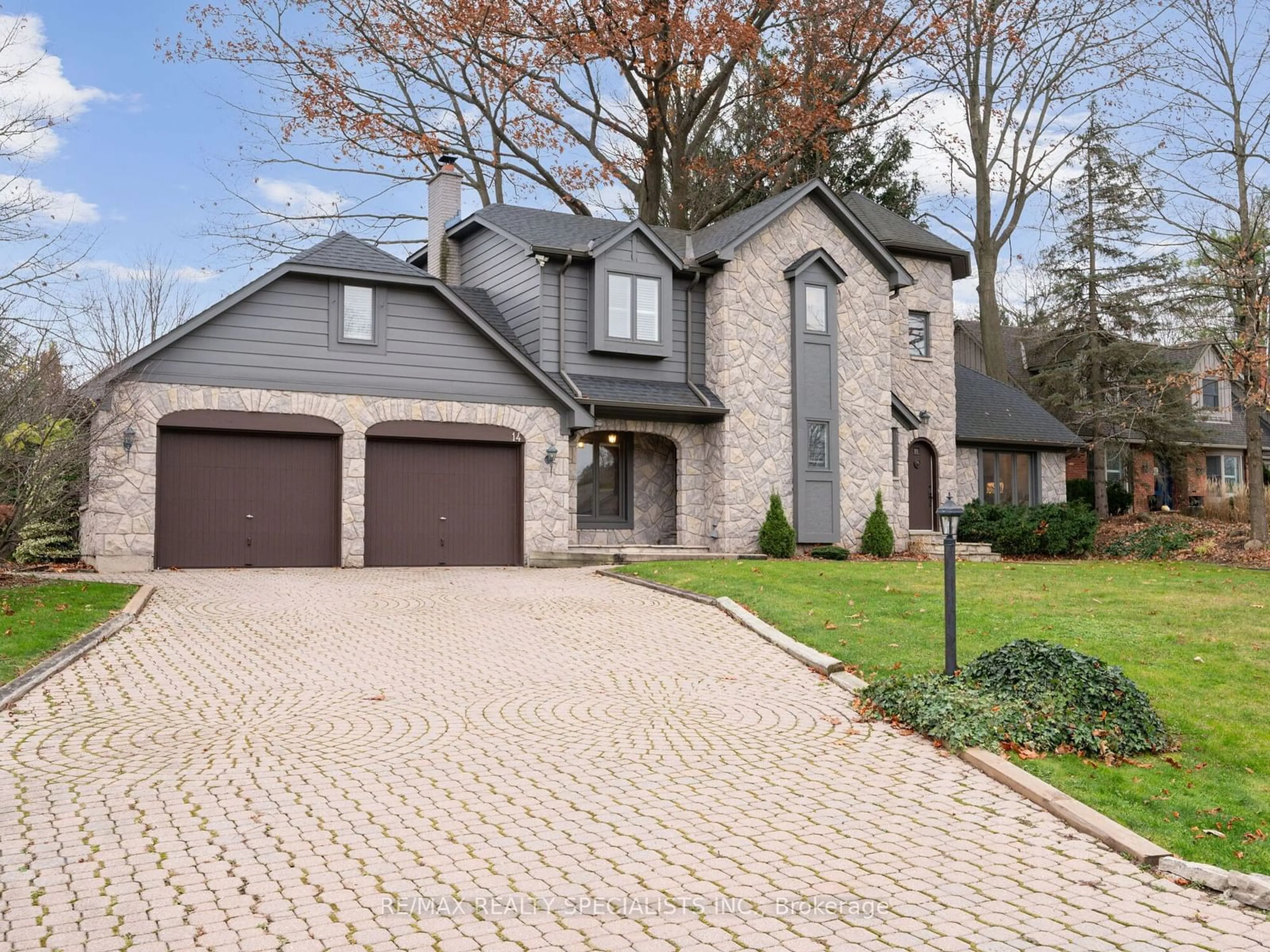 Home with brick exterior material for 14 Kentmere Grve, Hamilton Ontario L0R 1H2