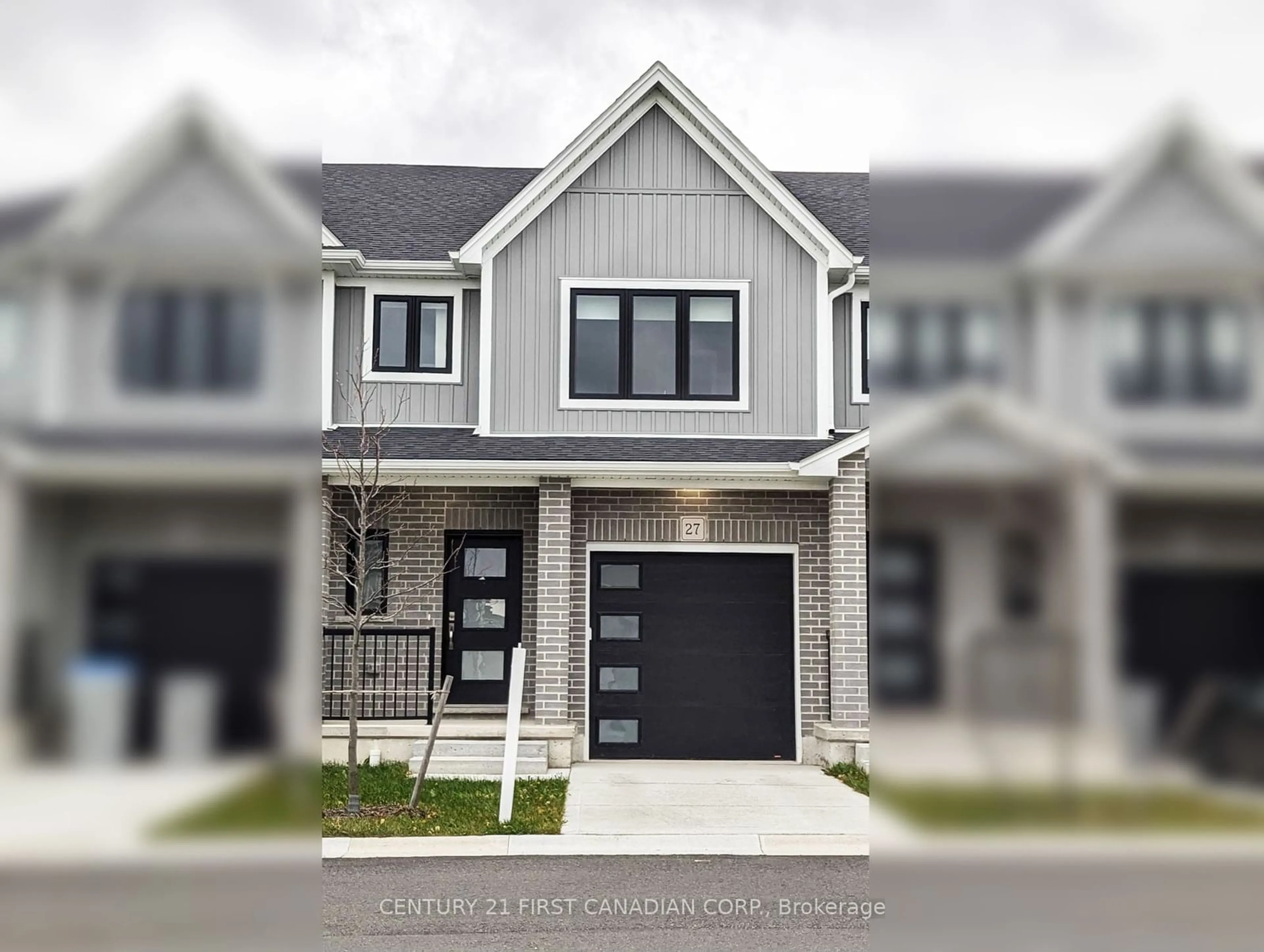 Home with vinyl exterior material for 17 NICHOLSON St #27, Lucan Biddulph Ontario N0M 2J0