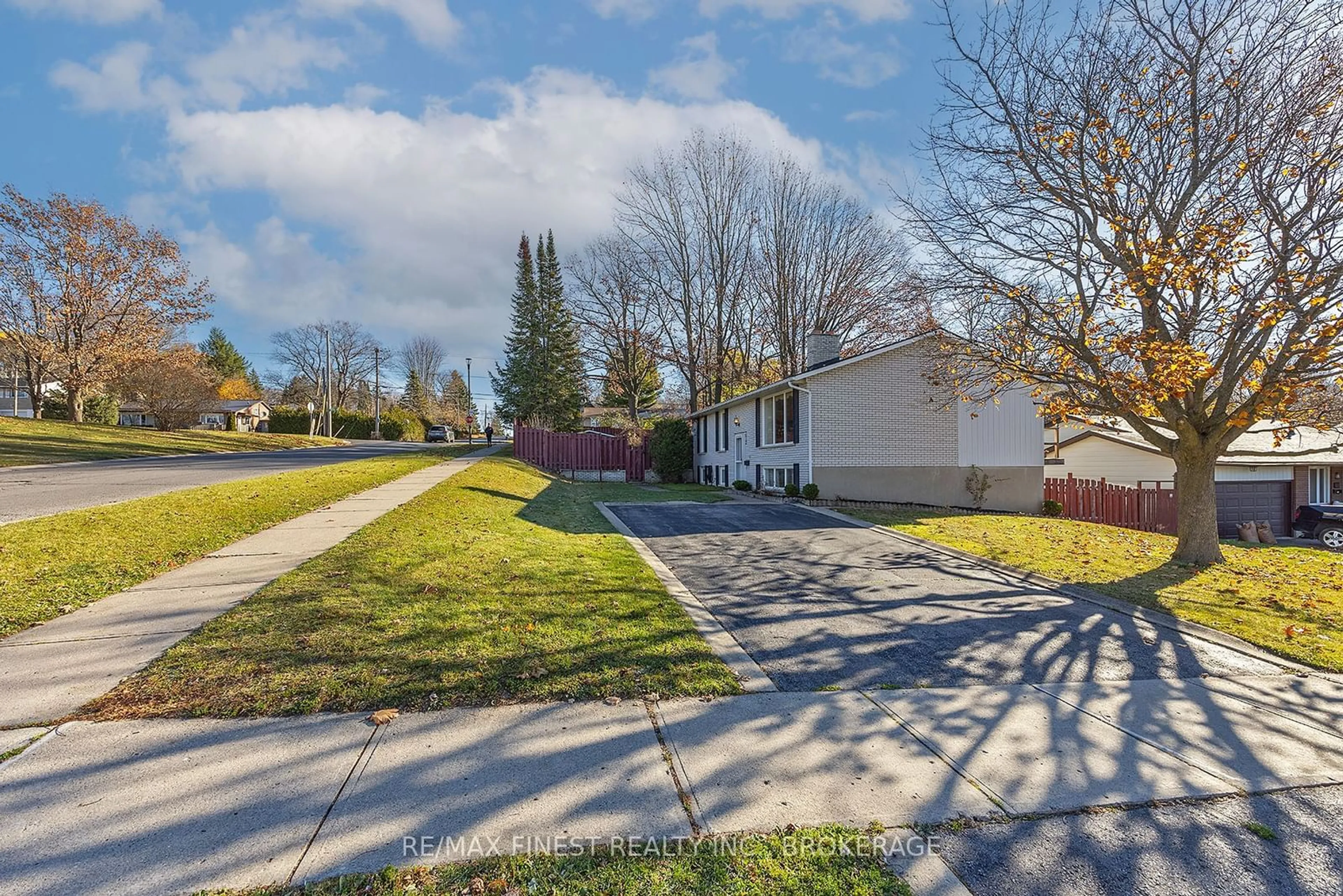 Frontside or backside of a home, the street view for 772 HILLSIDE Dr, Kingston Ontario K7M 5Y7