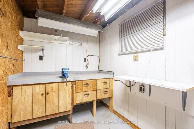 Additional property image - 9 Thomson Crt