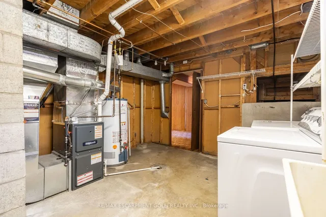 Additional property image - 9 Thomson Crt