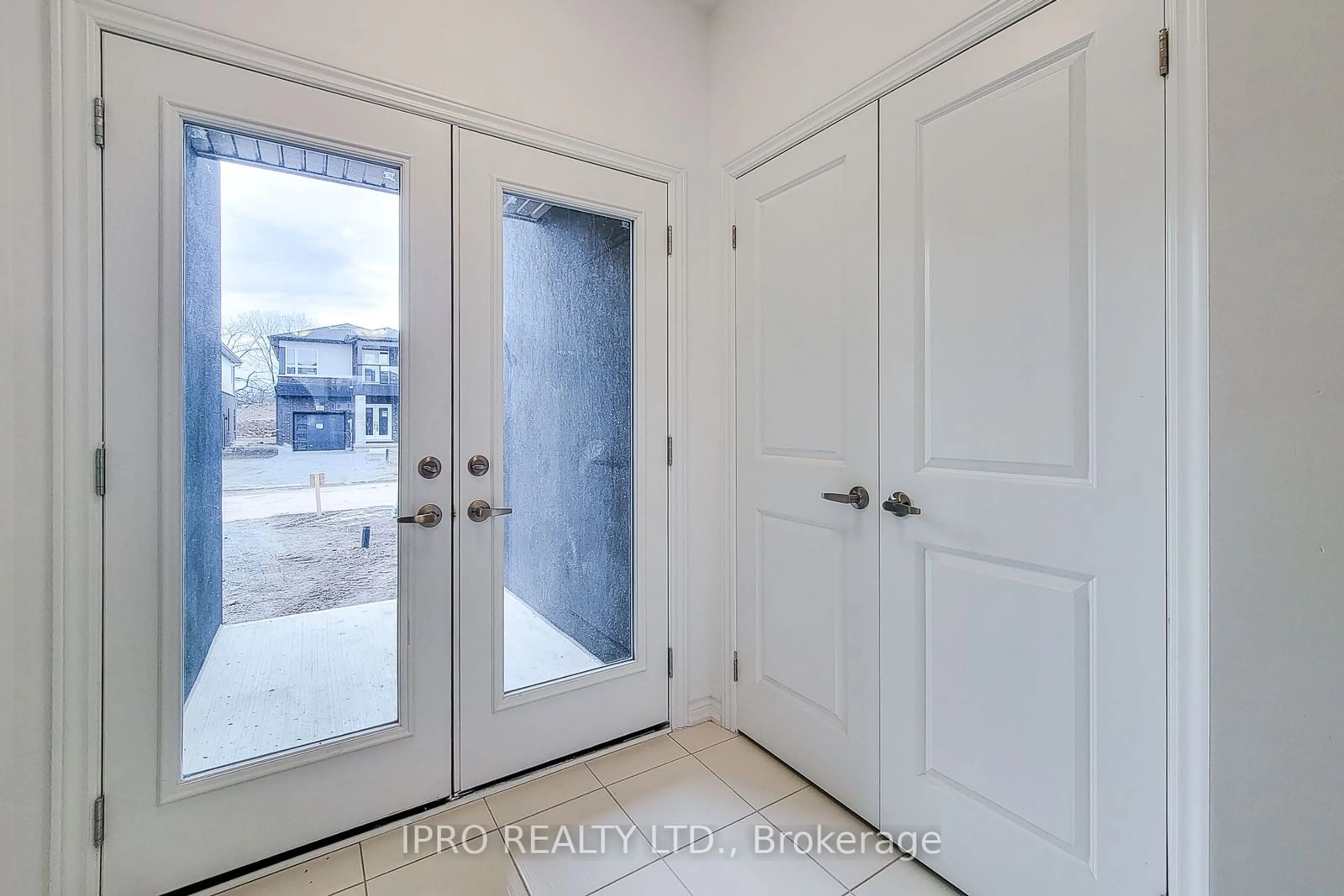 Indoor entryway, cement floor for 358 GORDON Ave, Fort Erie Ontario L0S 1N0