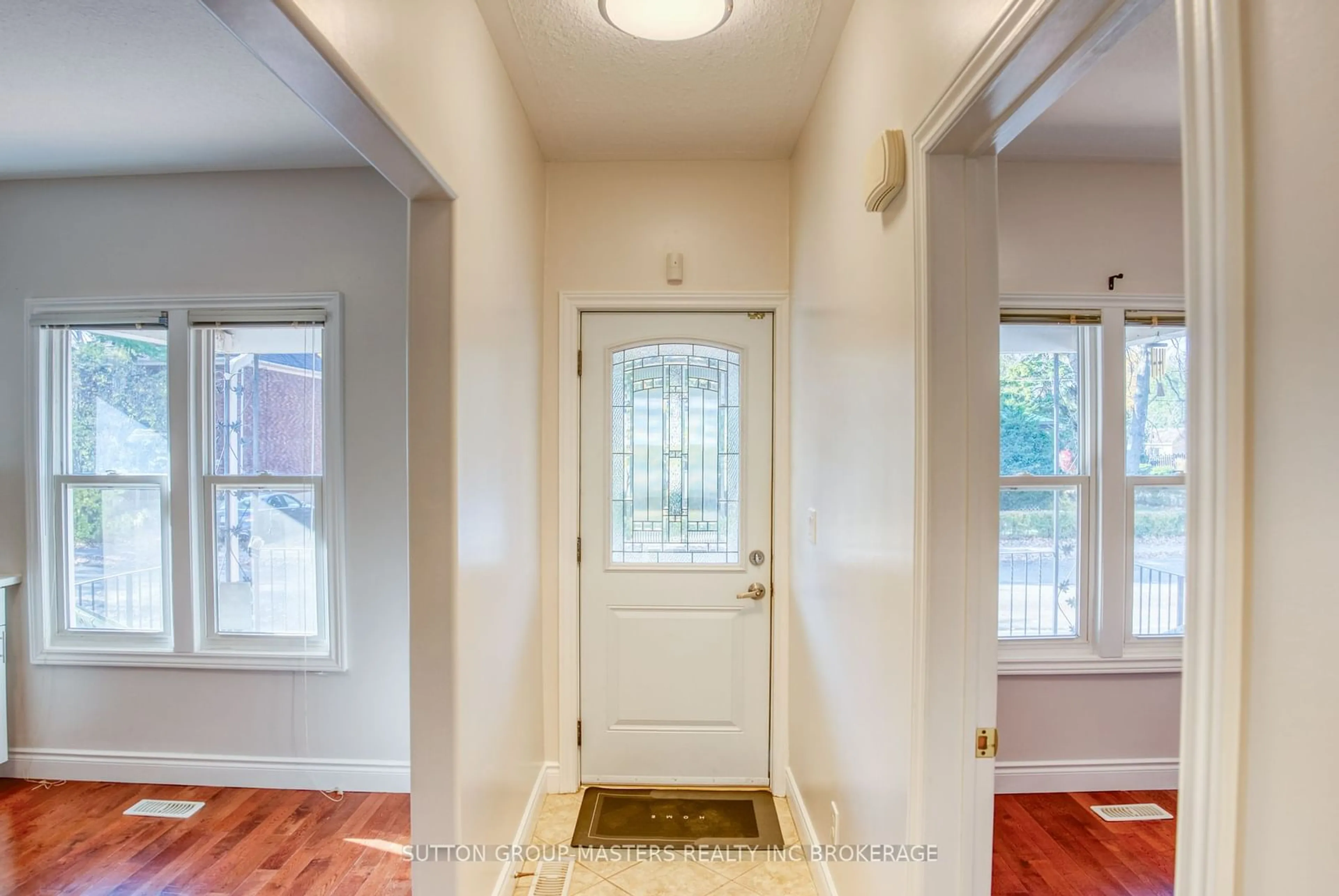 Indoor entryway, wood floors for 47 Livingston St, Kingston Ontario K7L 4L1