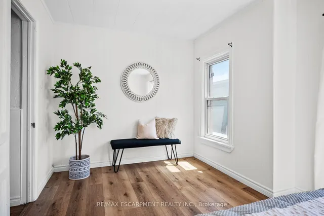 Additional property image - 281 Wentworth St