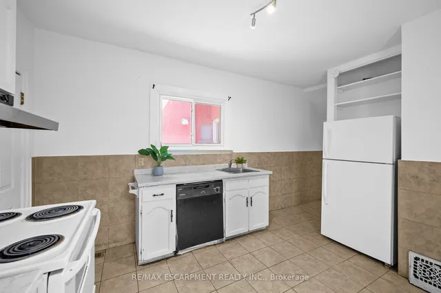 Additional property image - 281 Wentworth St