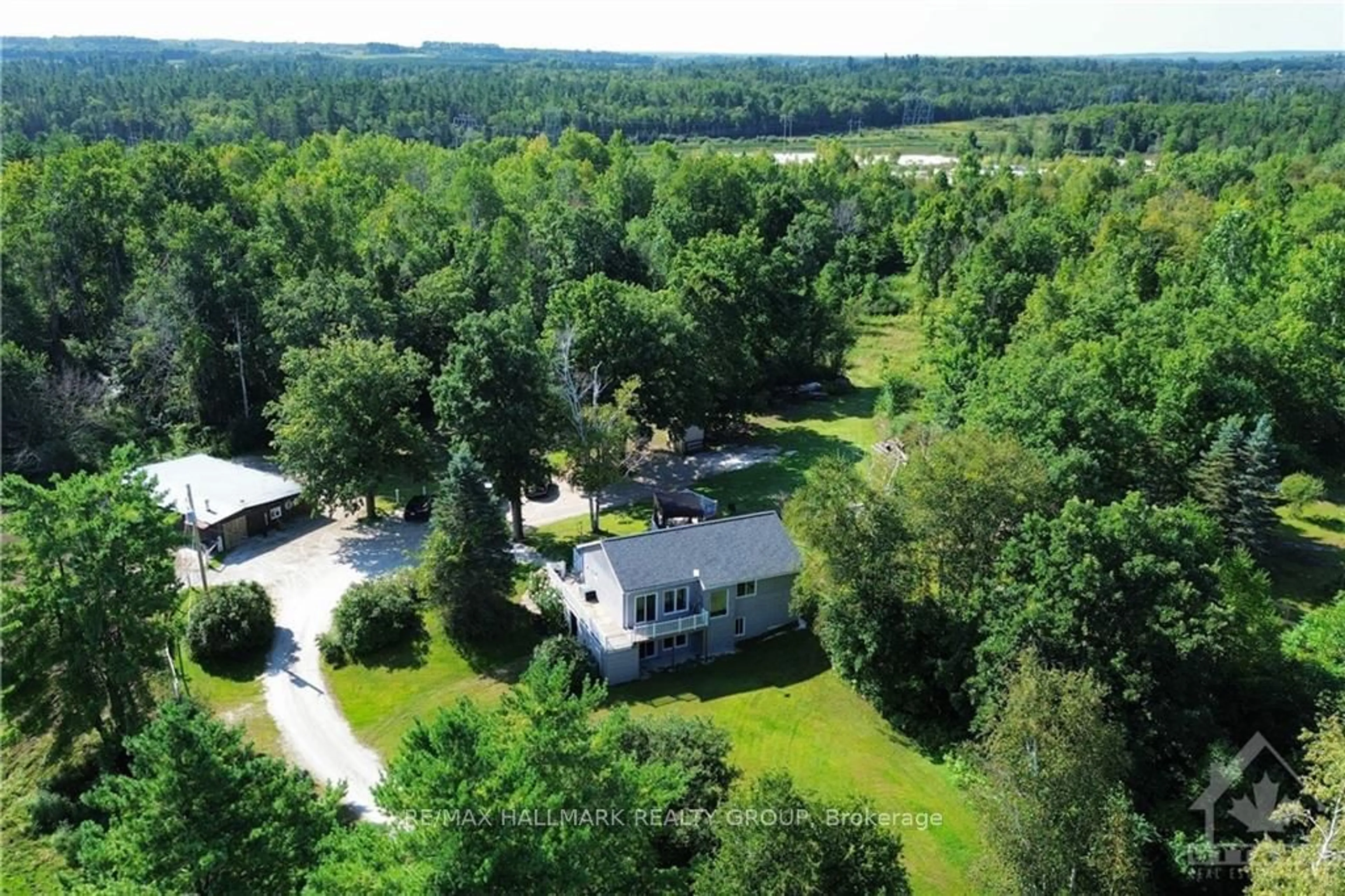 A pic from exterior of the house or condo, cottage for 5055 LOGGERS Way, Carp - Dunrobin - Huntley - Fitzroy and Area Ontario K7S 3G7