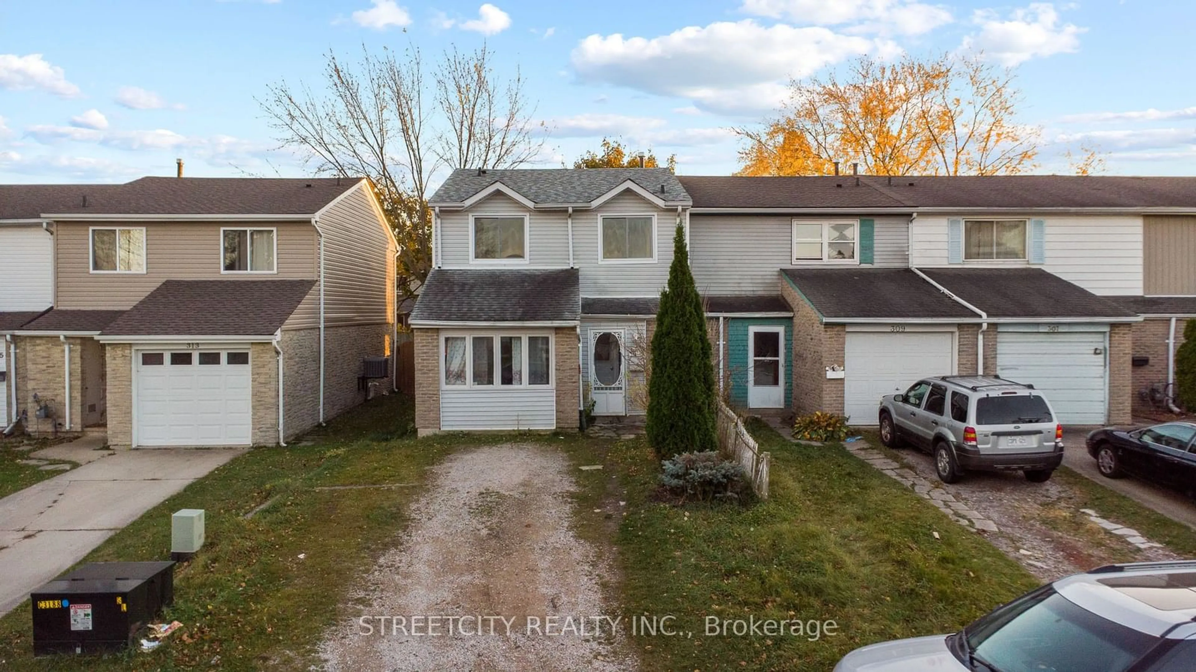 A pic from exterior of the house or condo, the street view for 311 Somerset Cres, Sarnia Ontario N7S 4E8