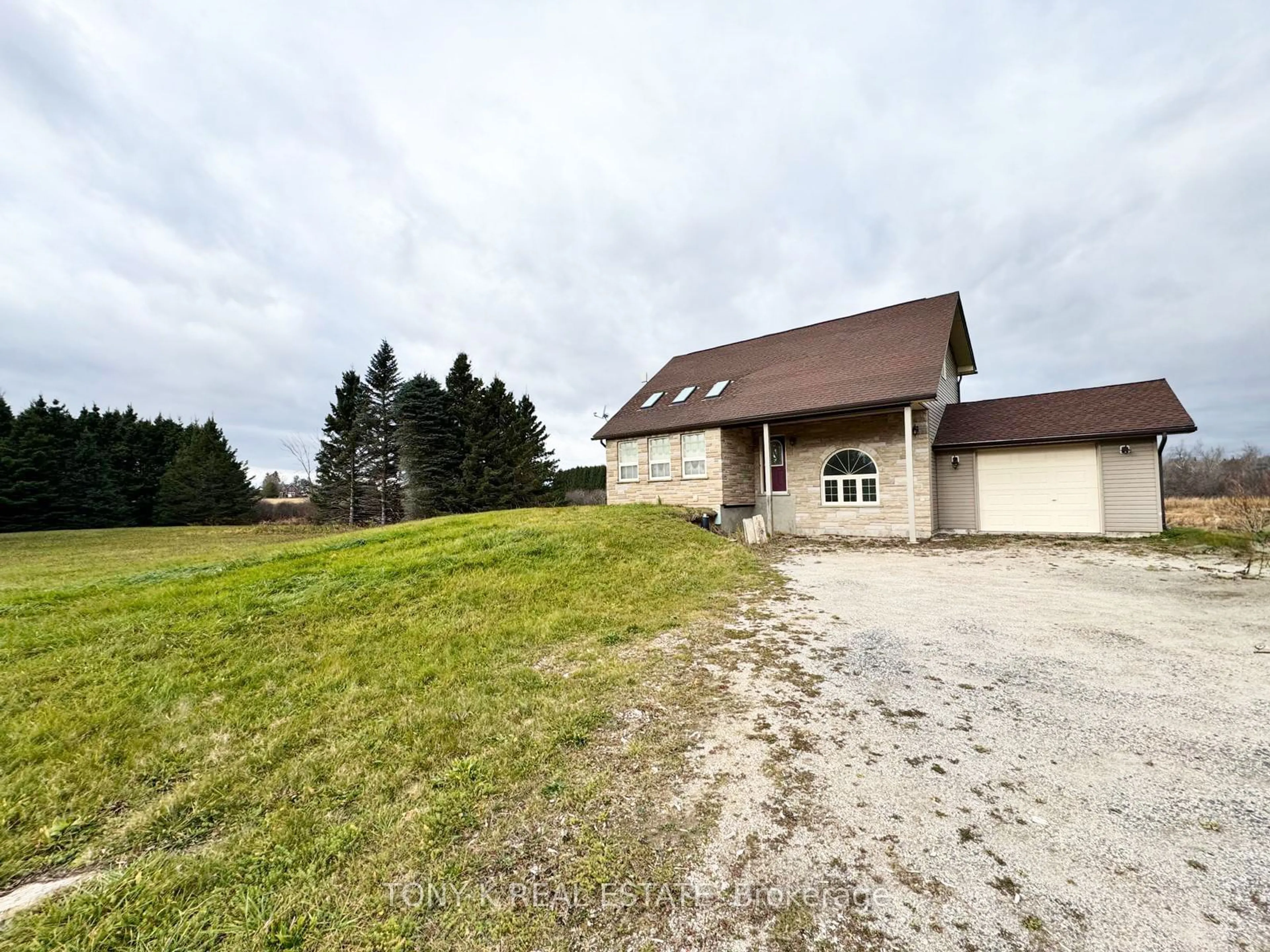 Frontside or backside of a home, cottage for 585067 County Road 17 Rd, Melancthon Ontario L9V 1Y7