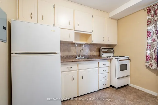 Additional property image - 4 ROBINSON St Unit 5