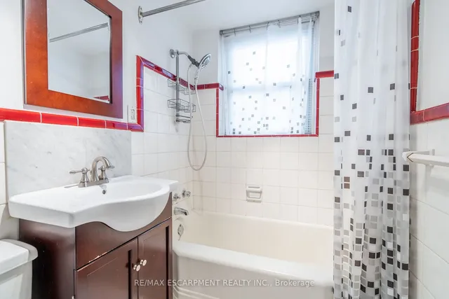 Additional property image - 4 ROBINSON St Unit 5