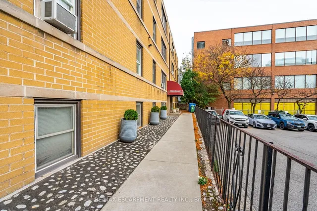 Additional property image - 4 ROBINSON St Unit 5