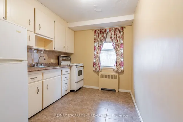 Additional property image - 4 ROBINSON St Unit 5