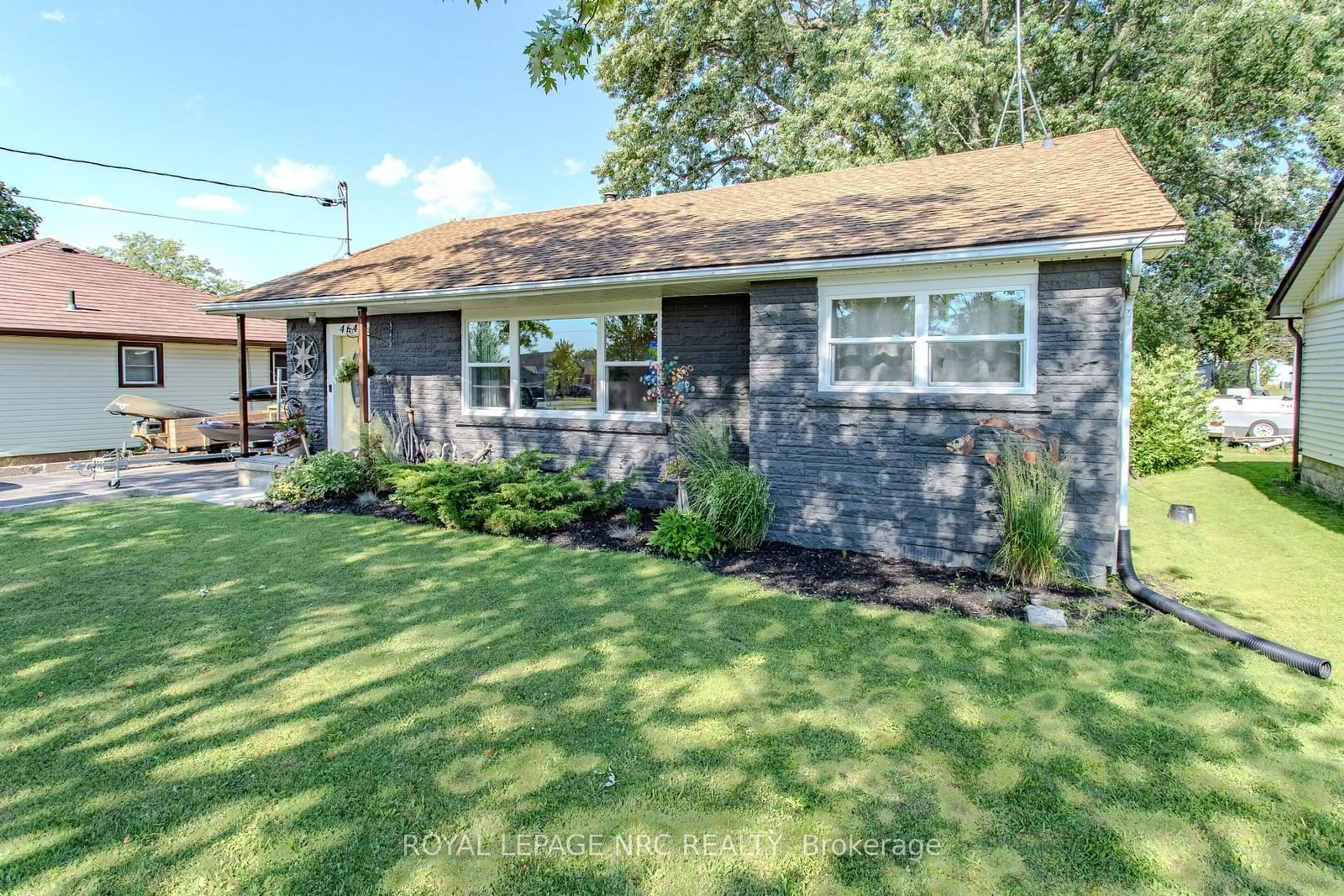 Frontside or backside of a home, cottage for 464 Gorham Rd, Fort Erie Ontario L0S 1N0