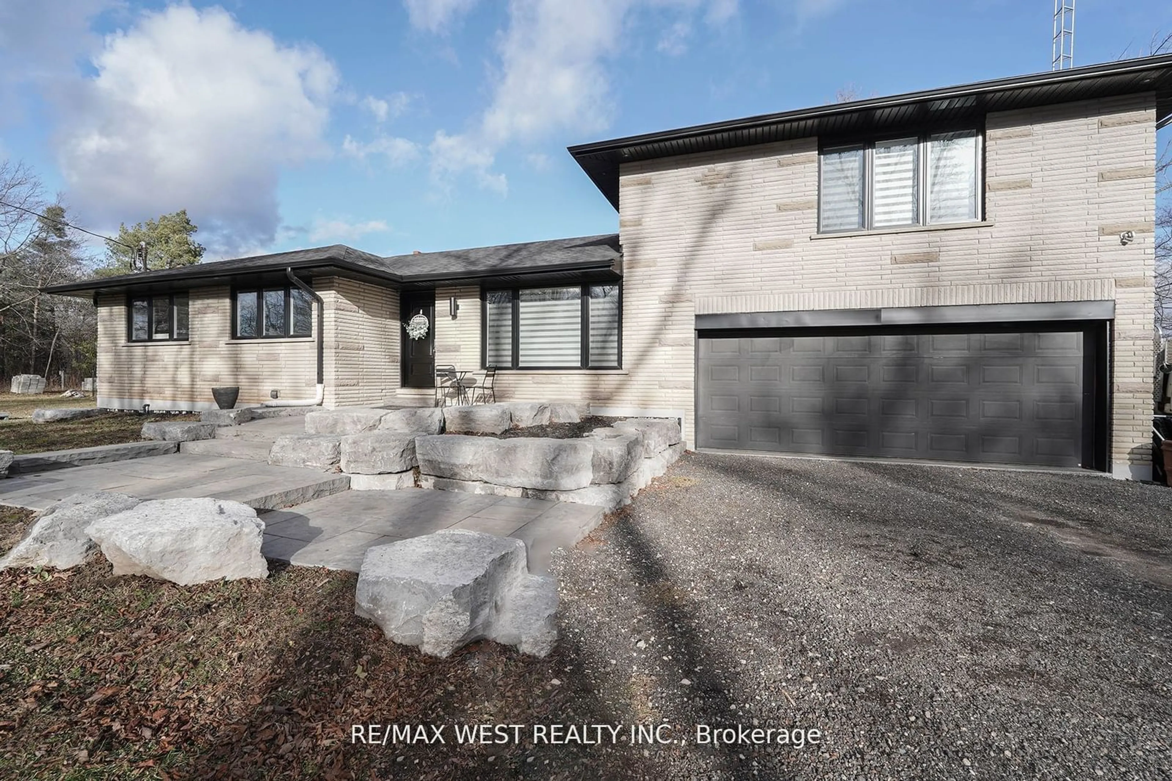 Frontside or backside of a home, the street view for 4921 Ninth Line, Erin Ontario N0B 1H0