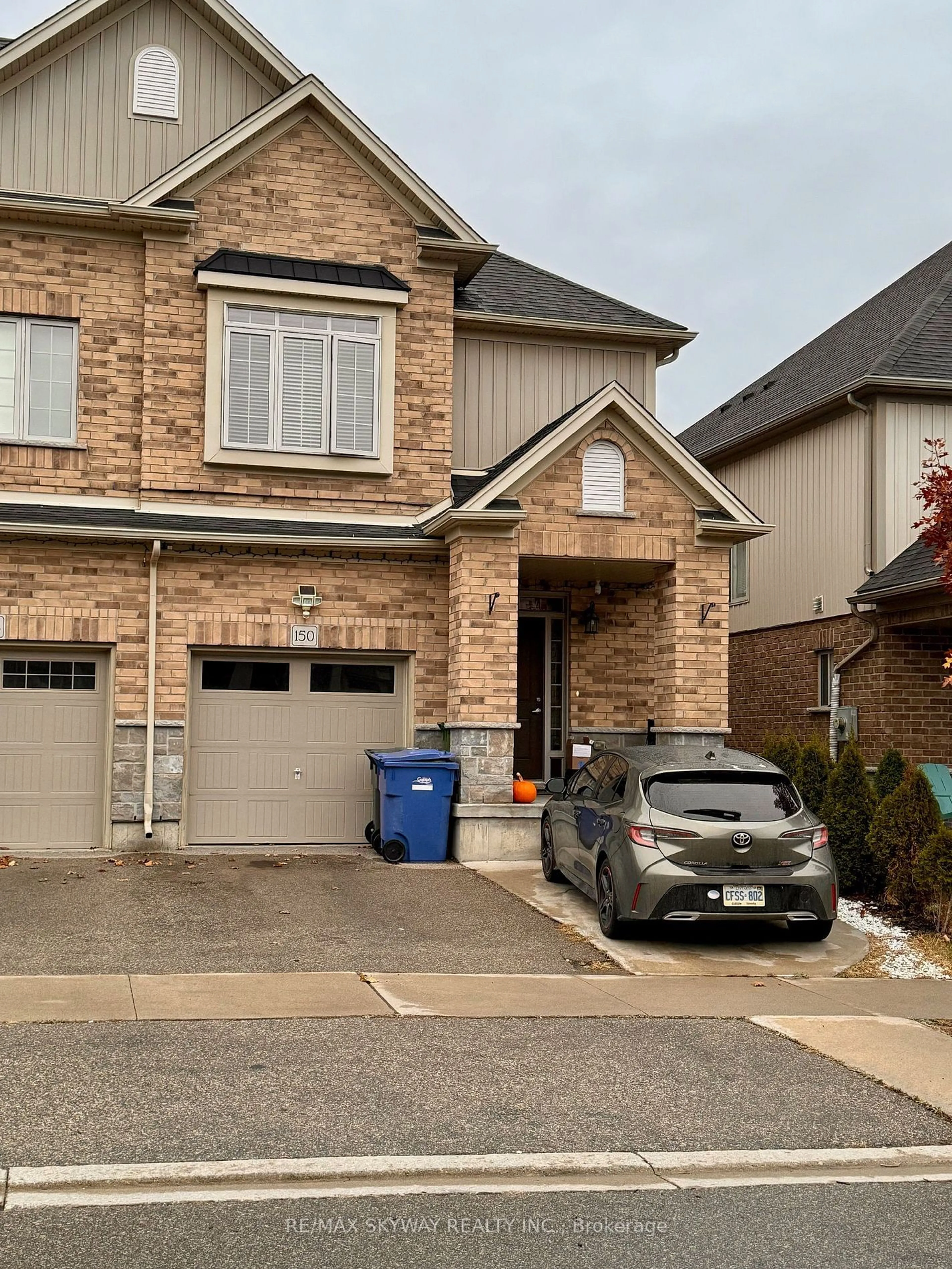 A pic from exterior of the house or condo, the street view for 55 Parkwood Dr, Cambridge Ontario N1S 3K9