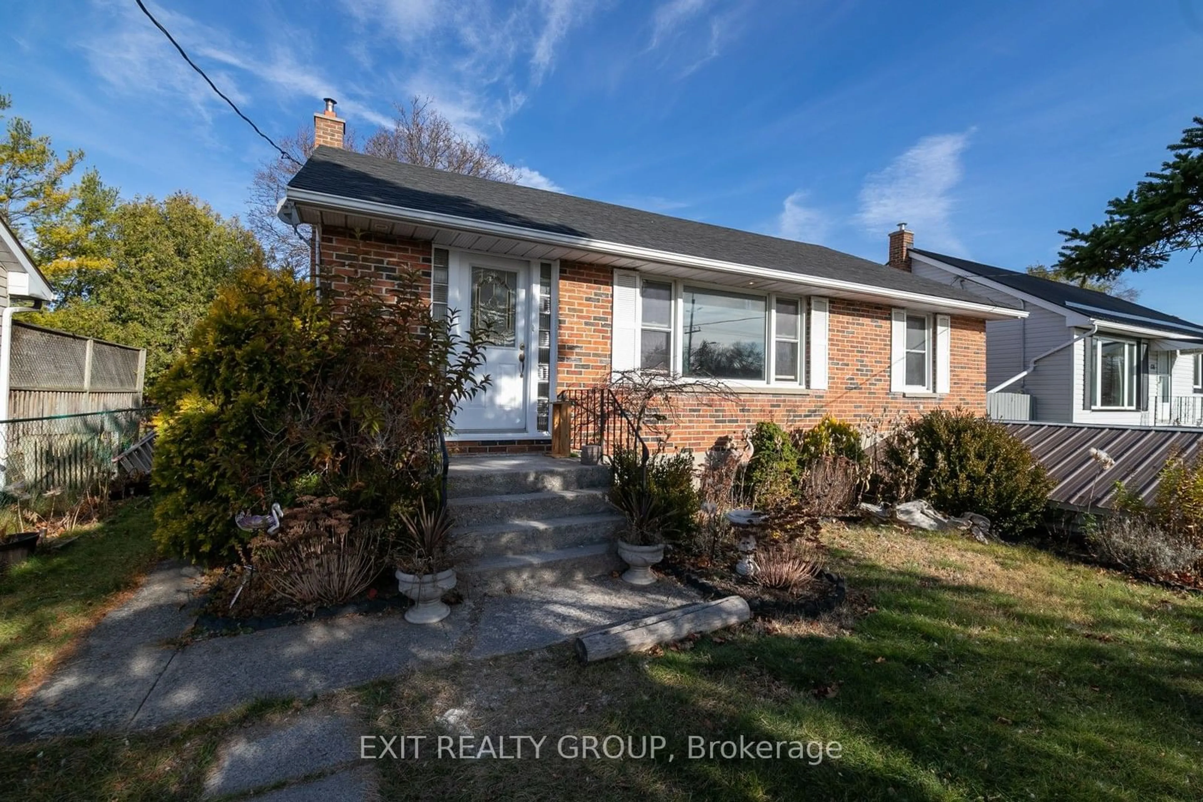 Frontside or backside of a home, the street view for 174 Dixon Dr, Quinte West Ontario K8V 1X3