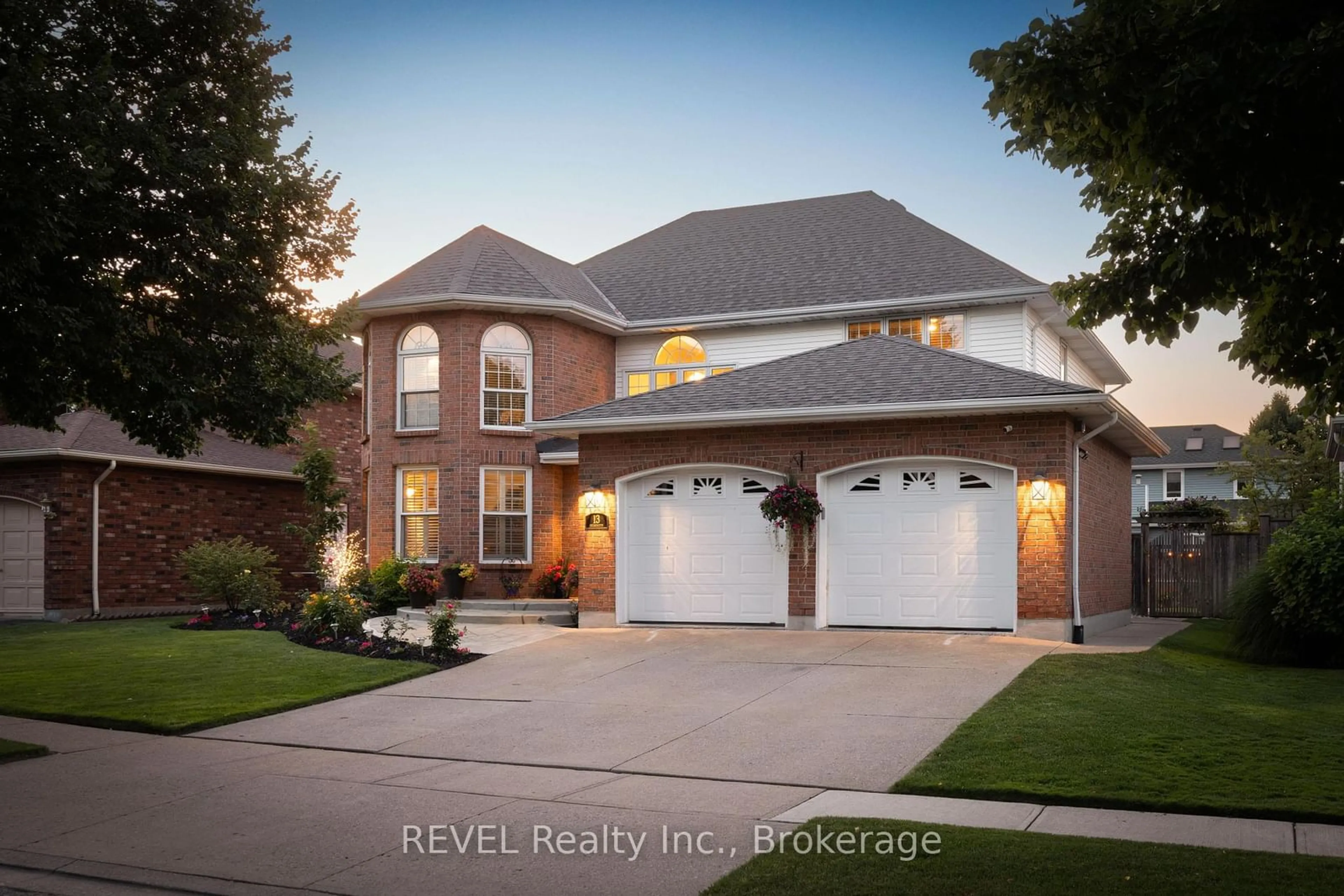 Frontside or backside of a home, the street view for 13 Chessington St, St. Catharines Ontario L2S 3R4