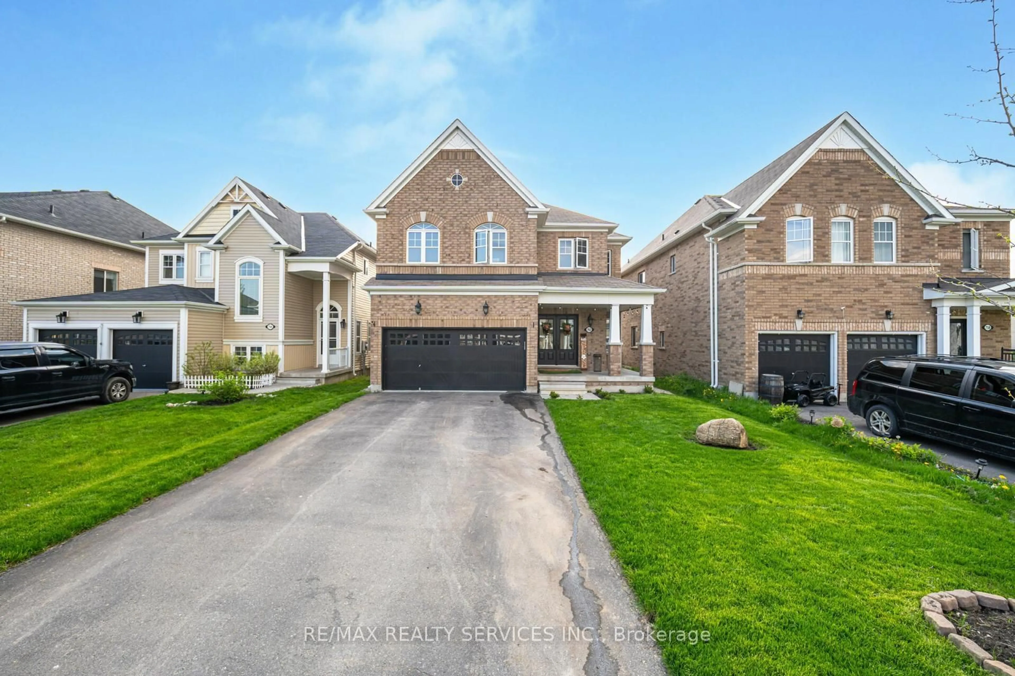 Frontside or backside of a home, the street view for 762 Halbert Dr, Shelburne Ontario L0N 1S2