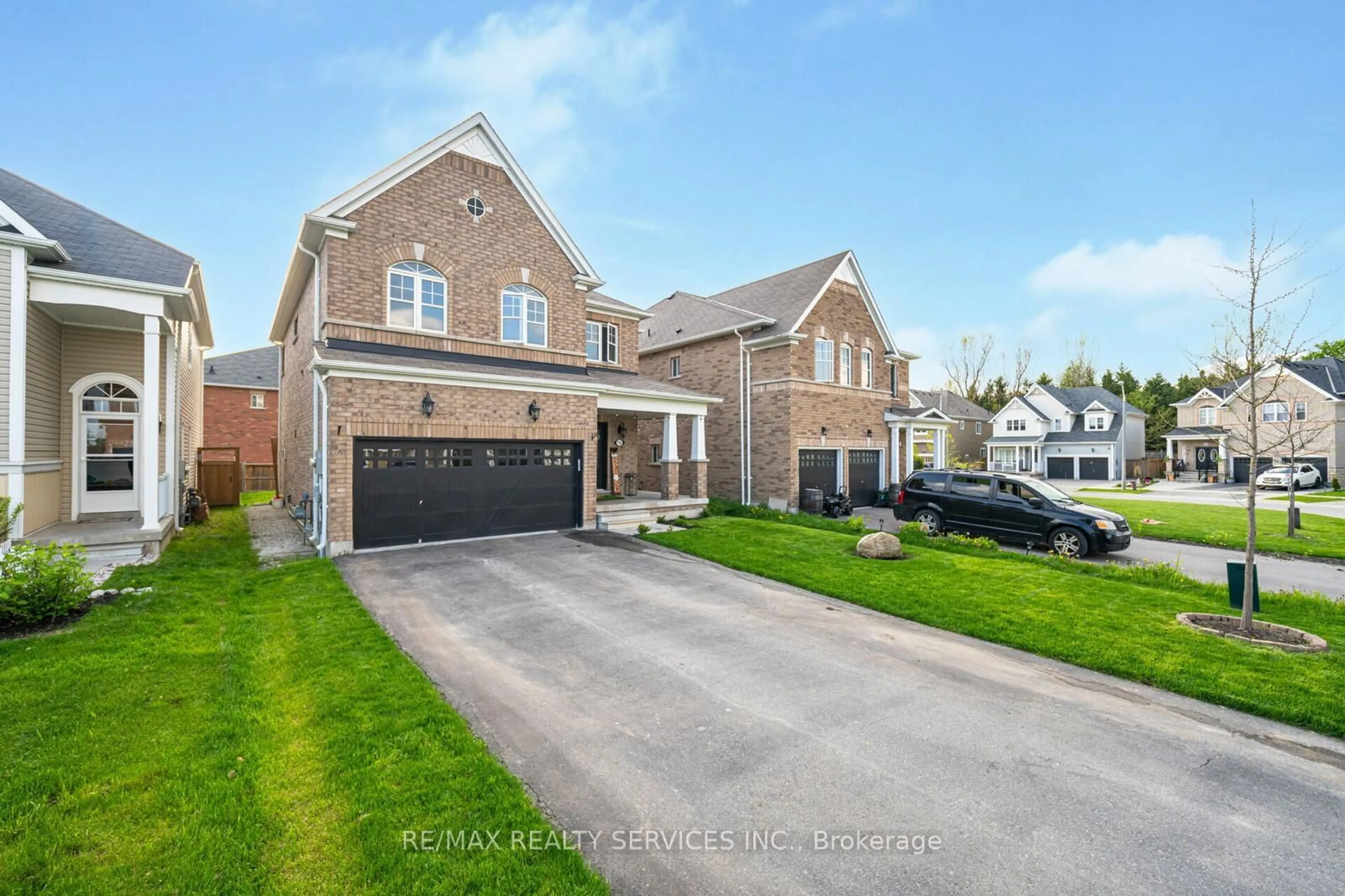 Frontside or backside of a home, the street view for 762 Halbert Dr, Shelburne Ontario L0N 1S2