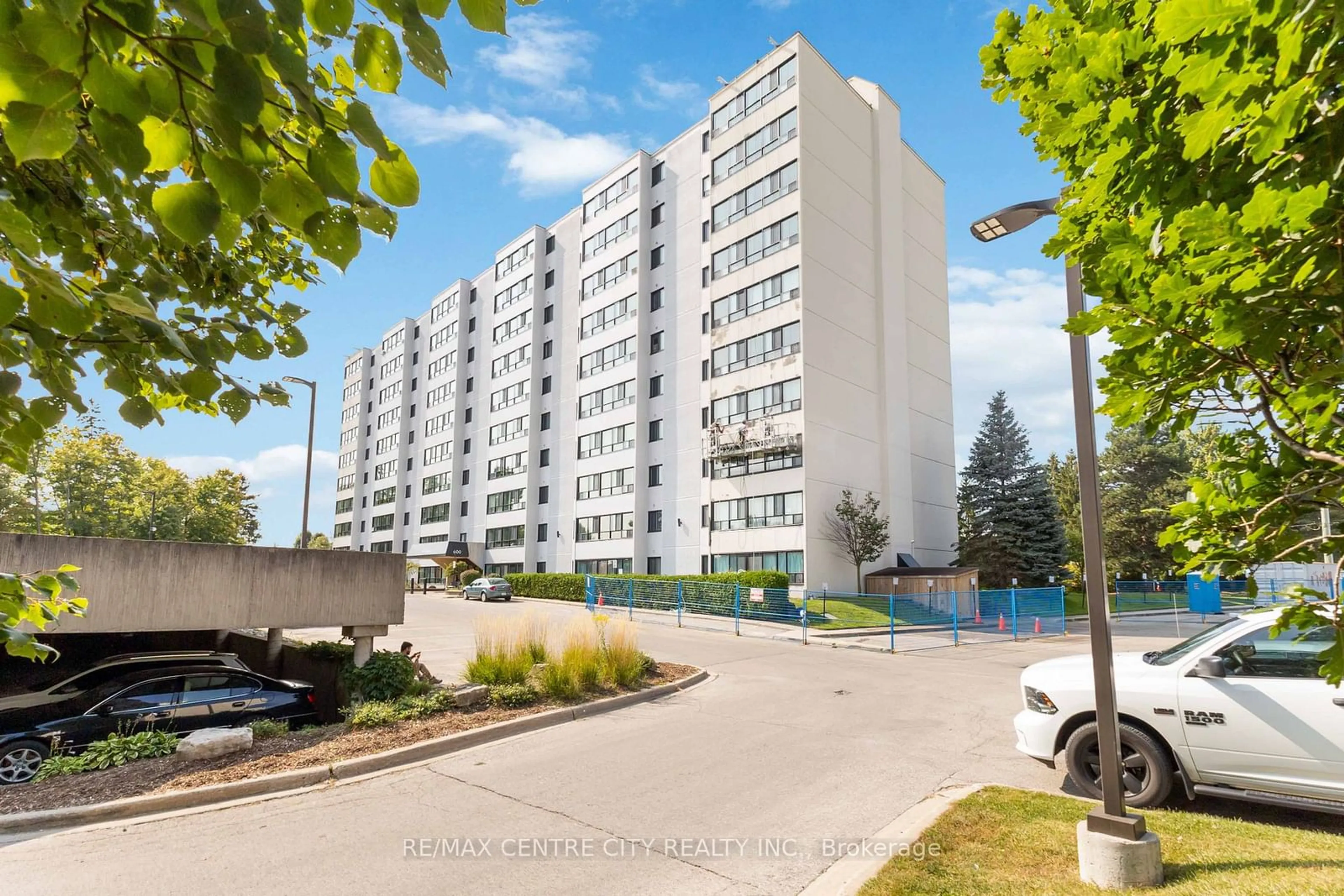 A pic from exterior of the house or condo, the front or back of building for 600 Grenfell Dr #502, London Ontario N5X 2R8