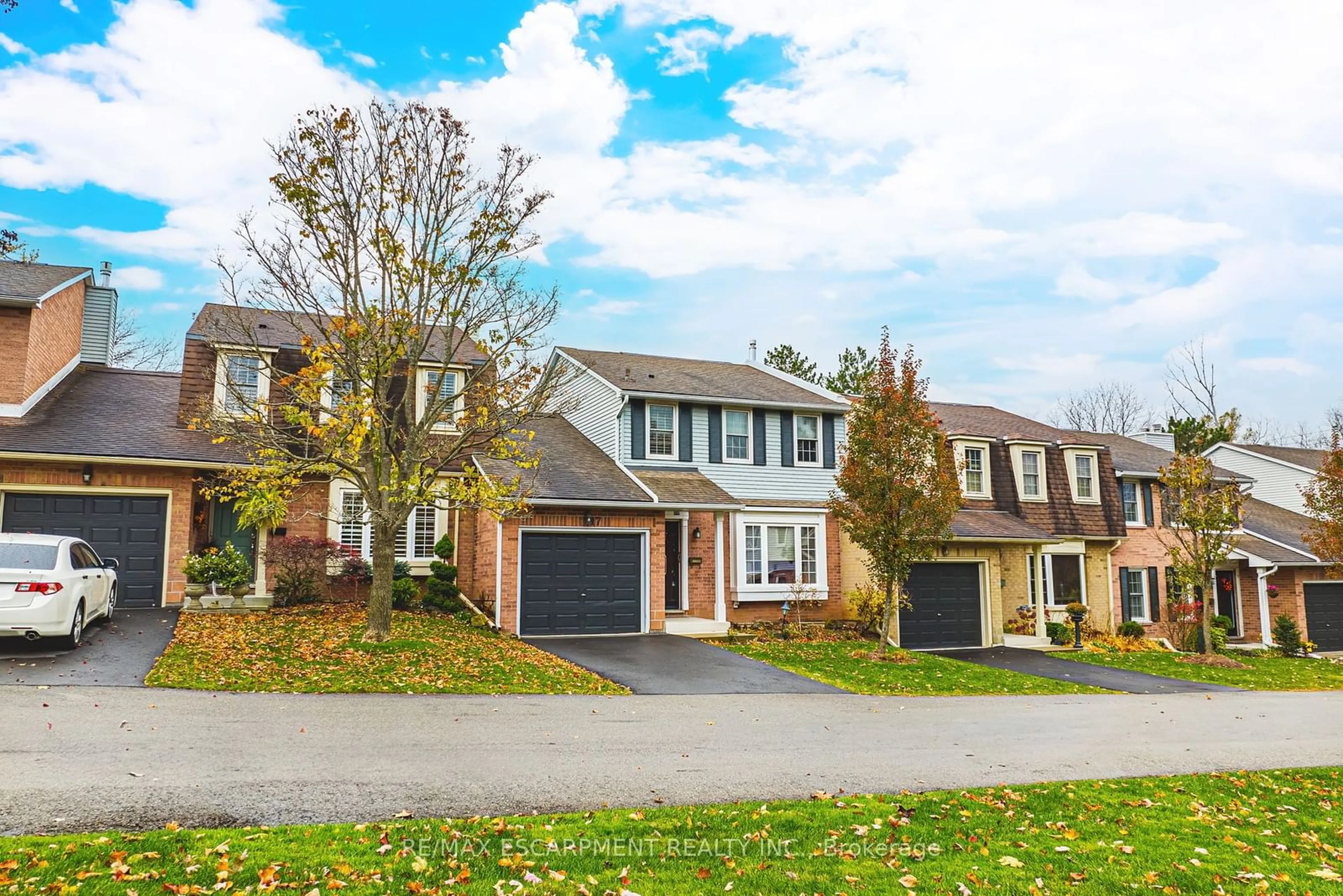 Frontside or backside of a home, the street view for 105 WILSON St #17, Hamilton Ontario L9G 1N4