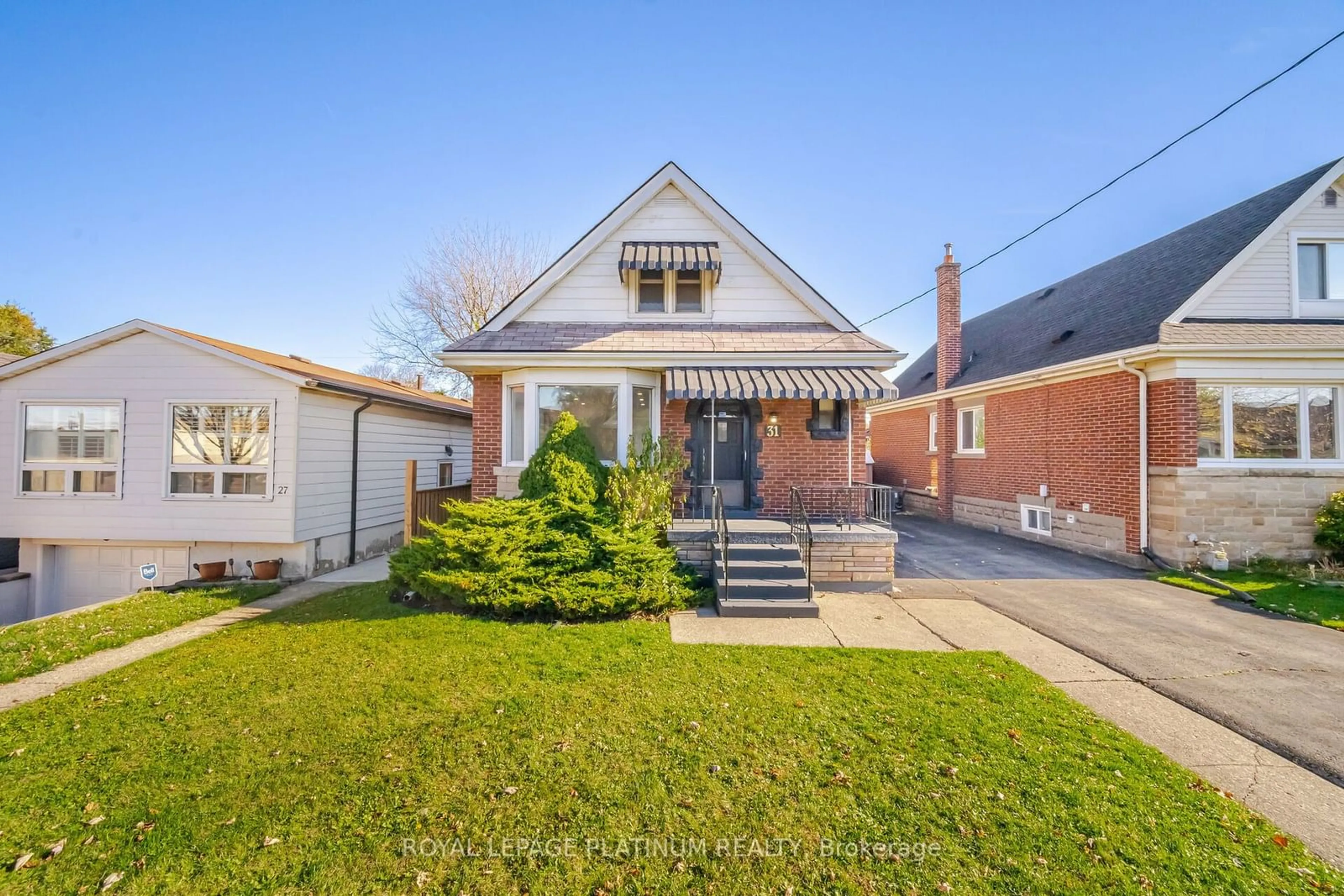 Frontside or backside of a home, the street view for 31 Garside Ave, Hamilton Ontario L8K 2V7