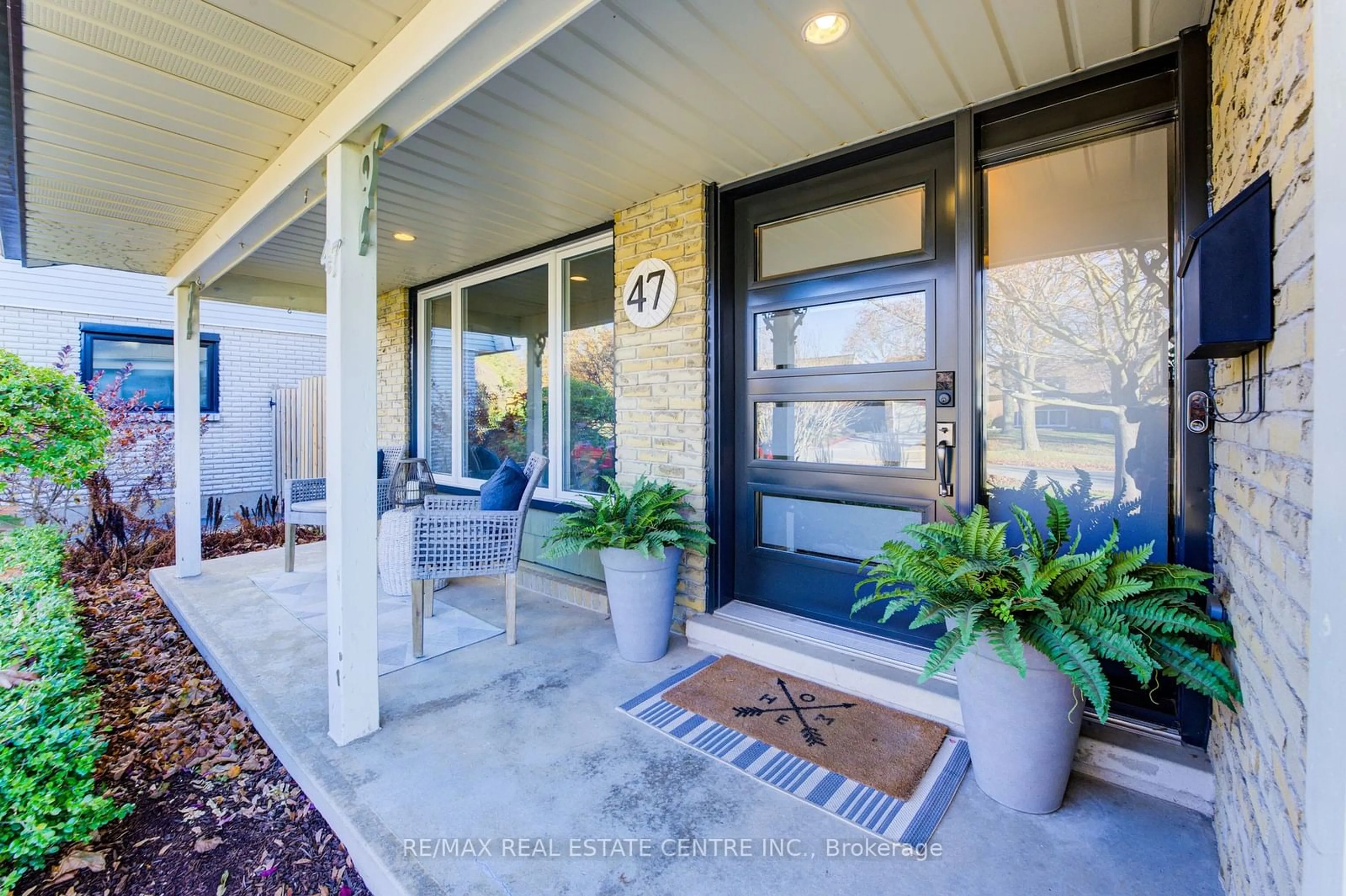 Indoor entryway, wood floors for 47 Manor Dr, Kitchener Ontario N2A 2T9