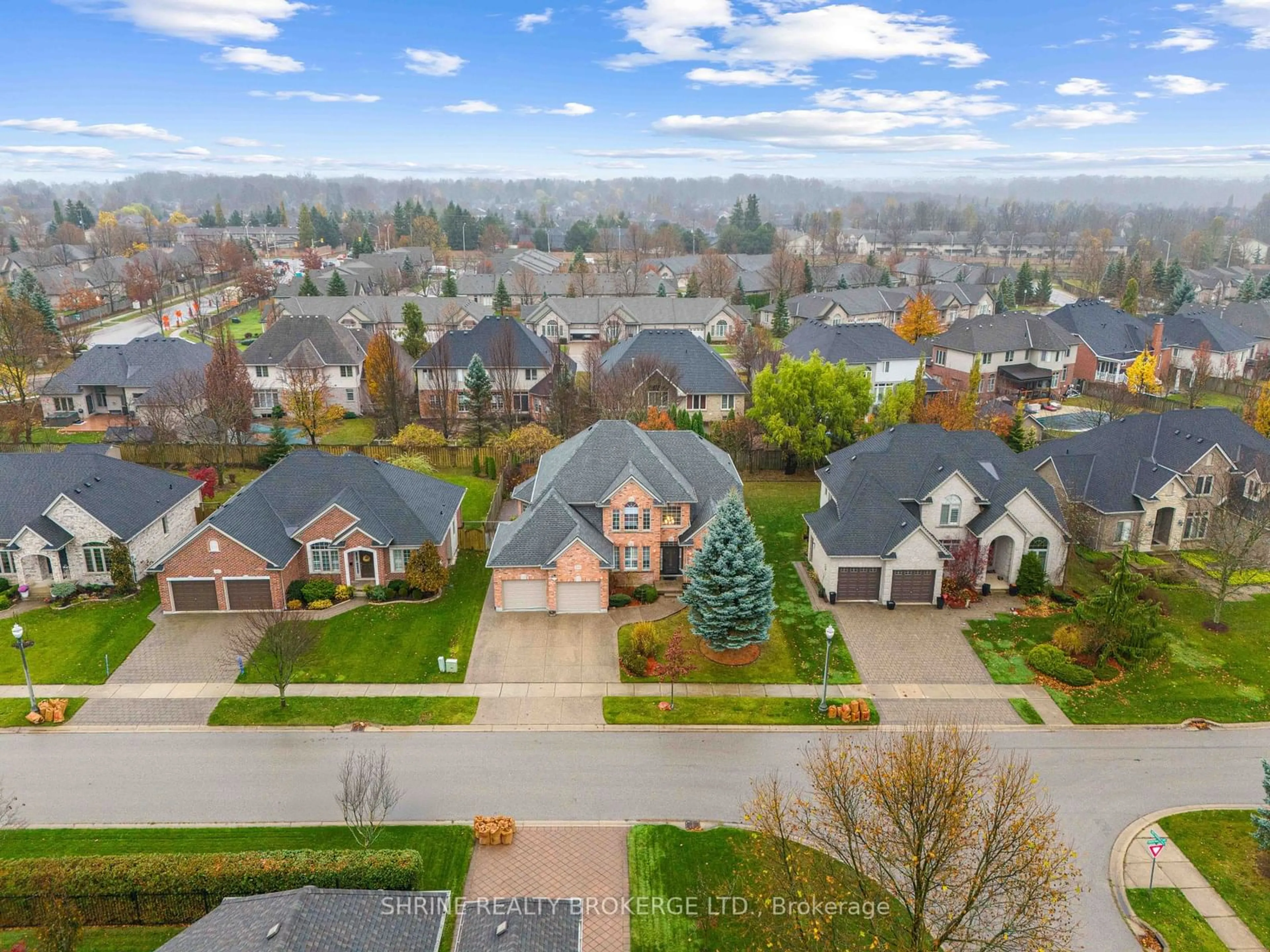 Frontside or backside of a home, the street view for 333 Rivertrace Clse, London Ontario N6G 5J8