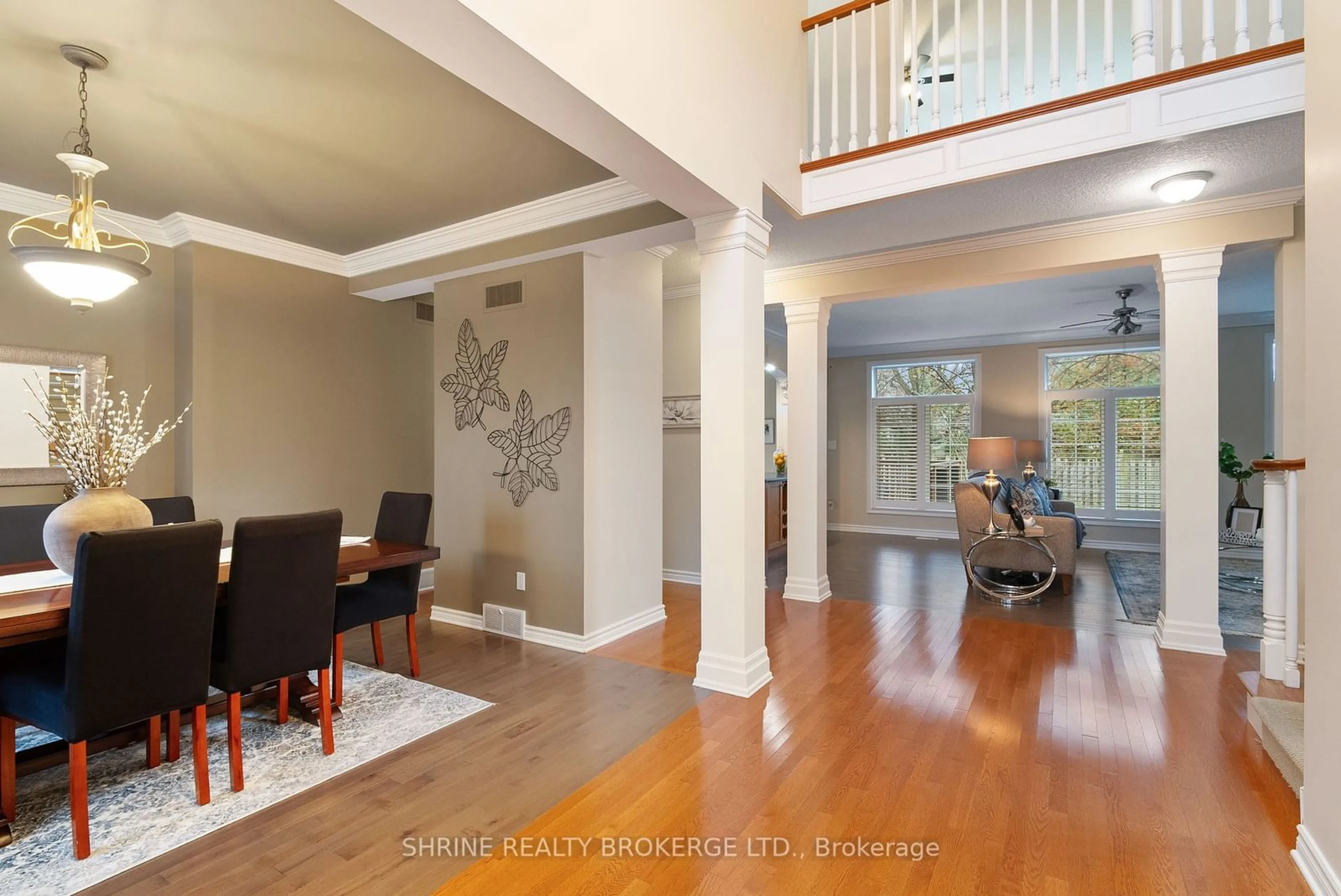 Indoor foyer, wood floors for 333 Rivertrace Clse, London Ontario N6G 5J8