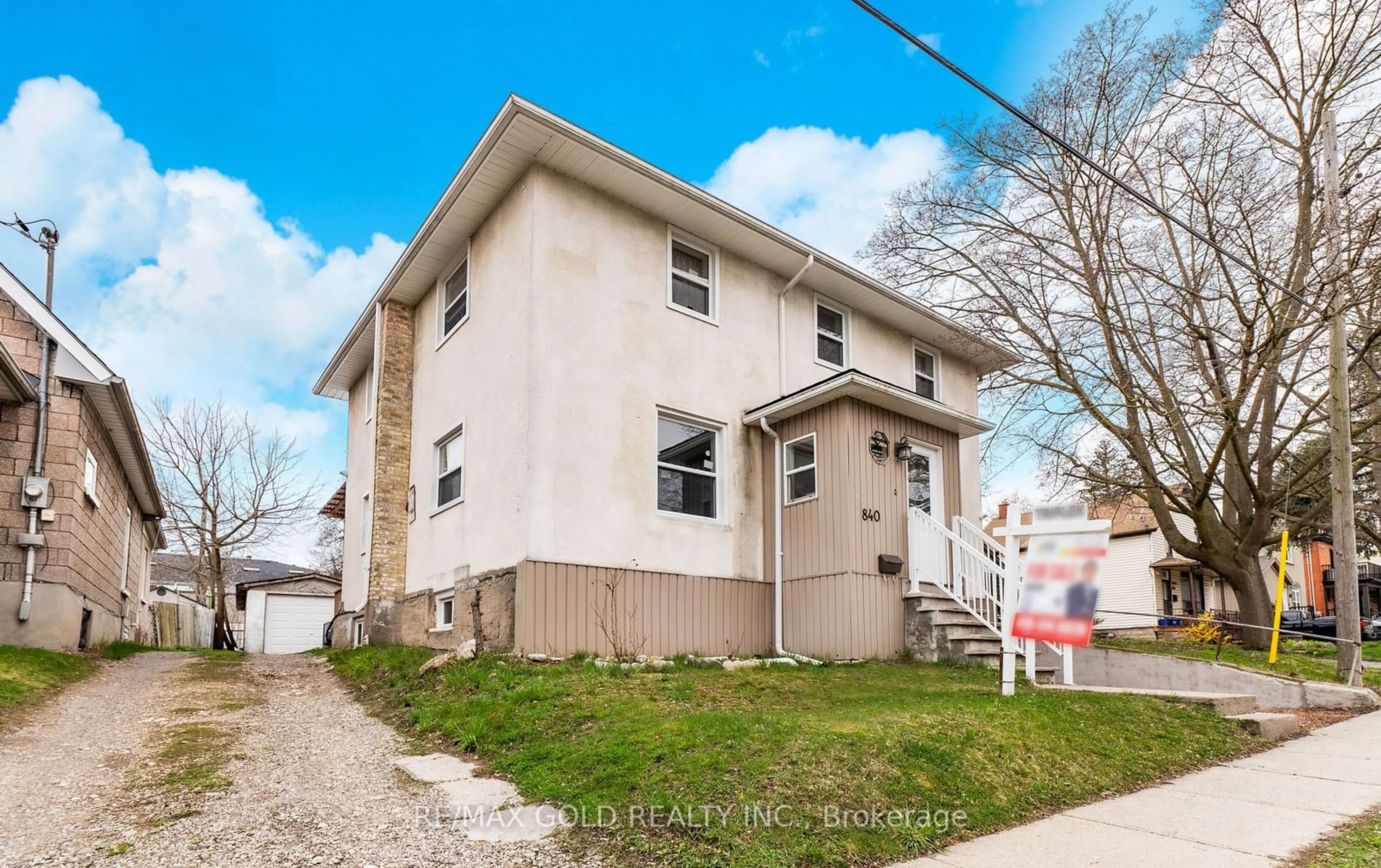 A pic from exterior of the house or condo, the front or back of building for 840 Duke St, Cambridge Ontario N3H 3T9