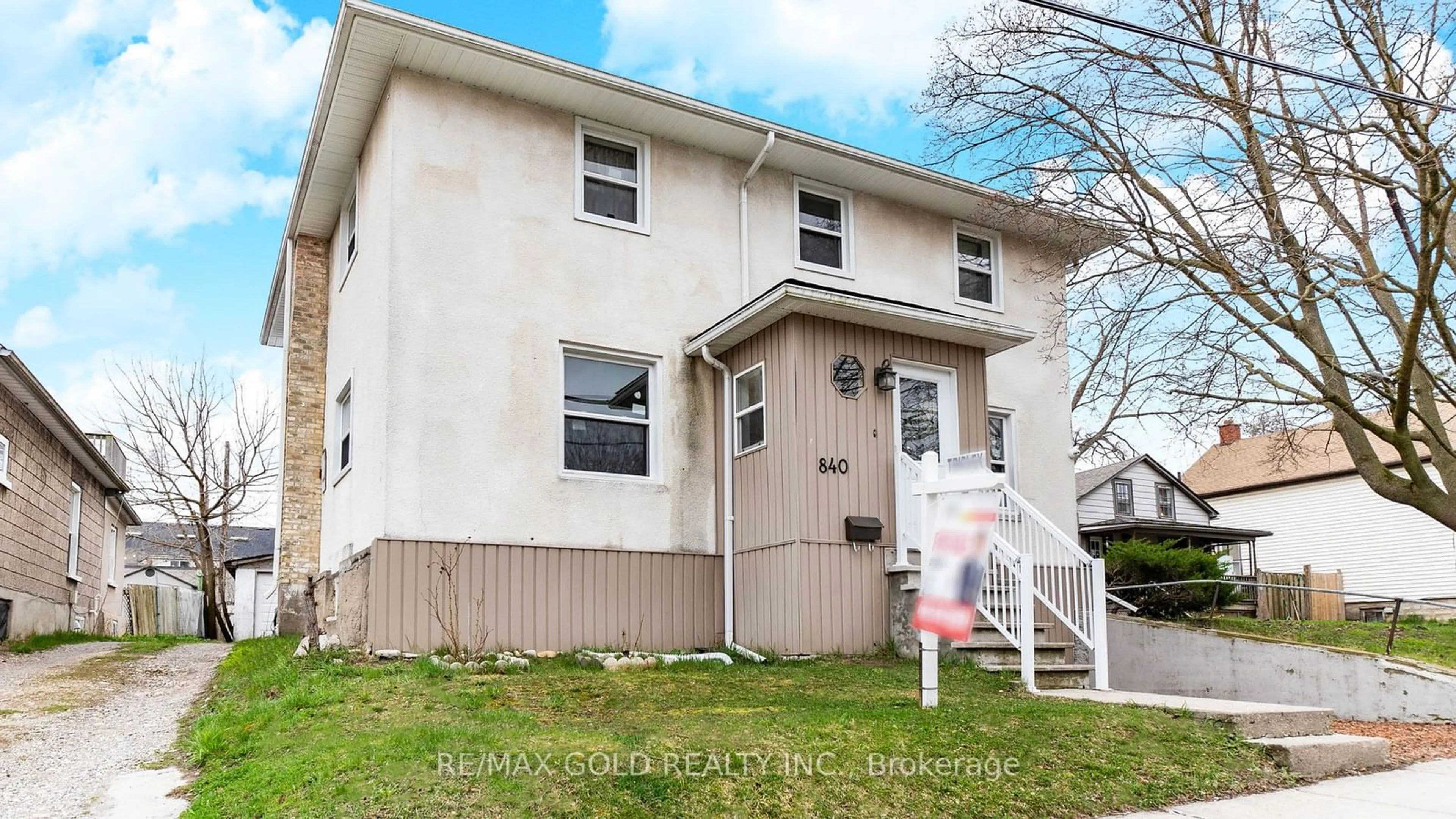 Frontside or backside of a home, cottage for 840 Duke St, Cambridge Ontario N3H 3T9