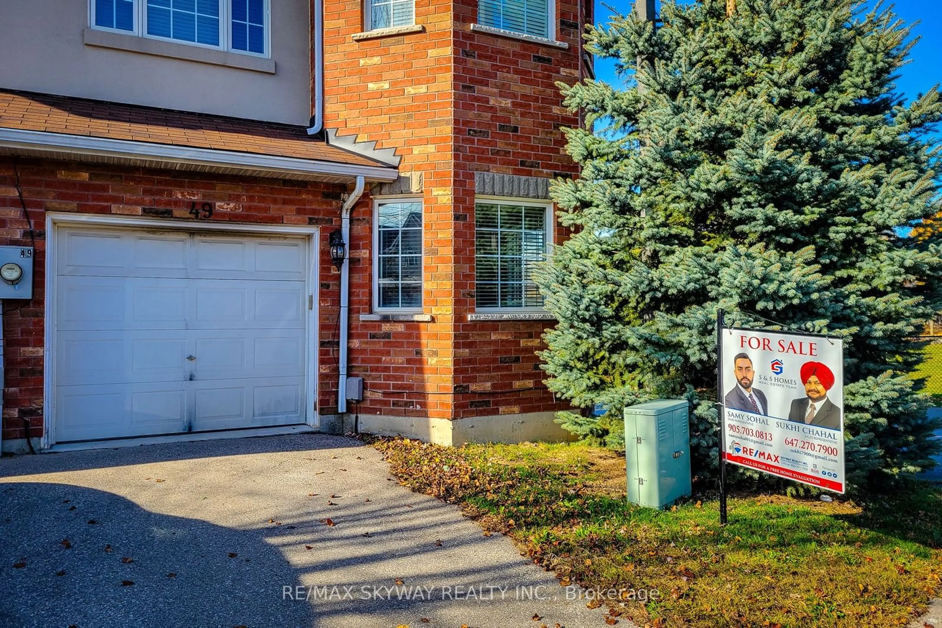 A pic from exterior of the house or condo, the street view for 20 Mcconkey Cres #49, Brantford Ontario N3S 0B9