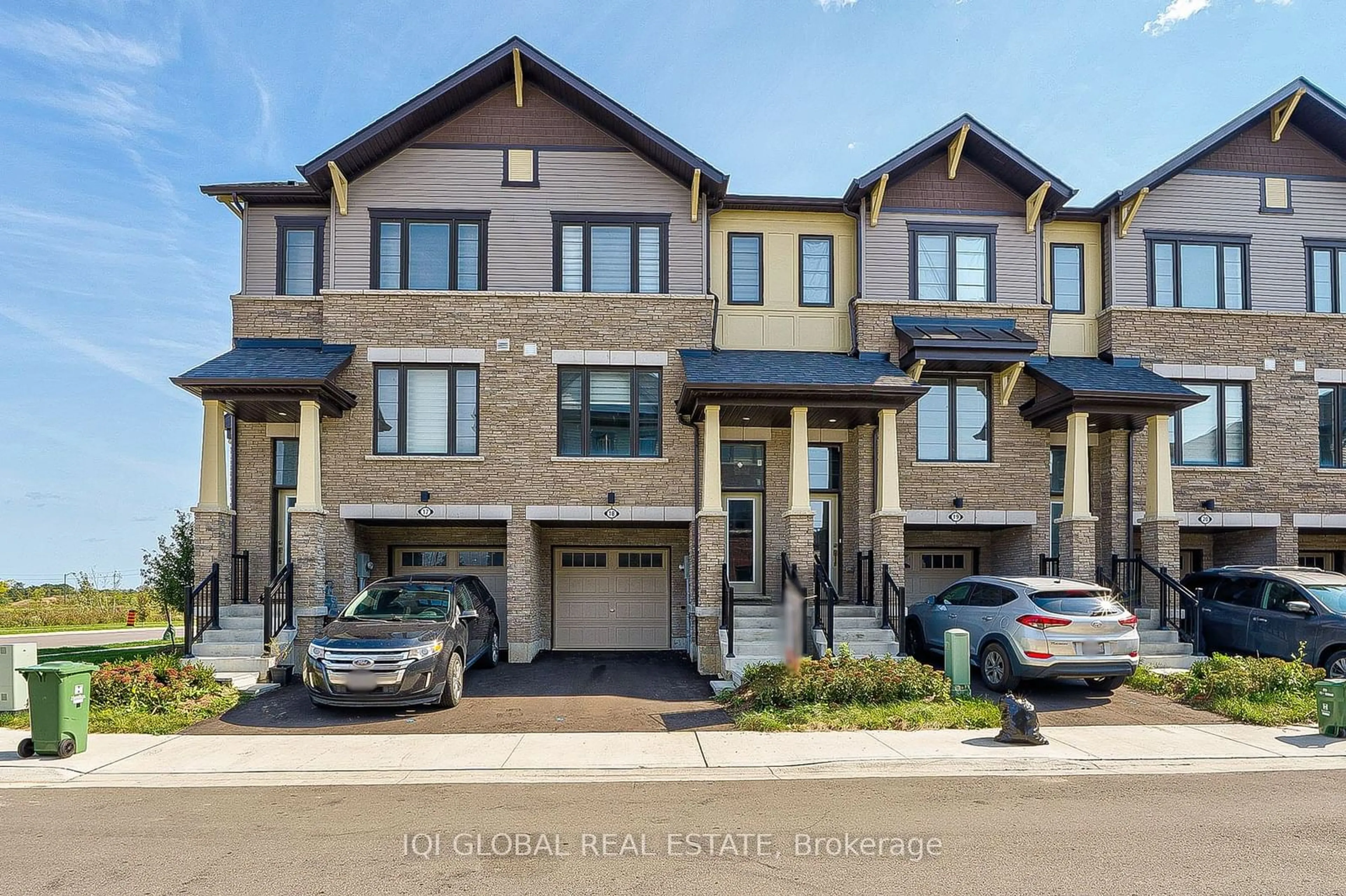 A pic from exterior of the house or condo, the street view for 185 Bedrock Dr #18, Hamilton Ontario L8J 0M5