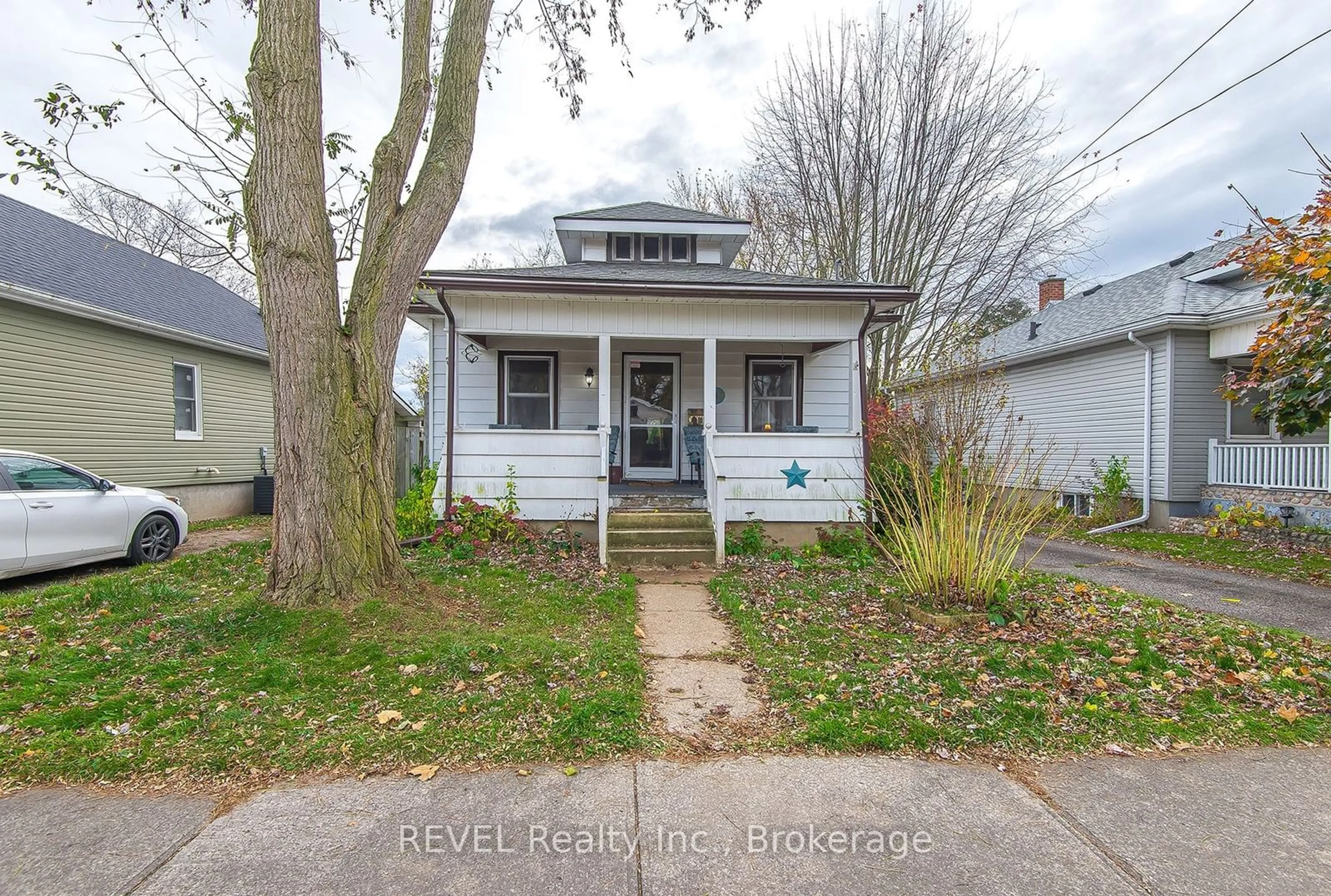 Frontside or backside of a home, the street view for 6510 Culp St, Niagara Falls Ontario L2G 2C2