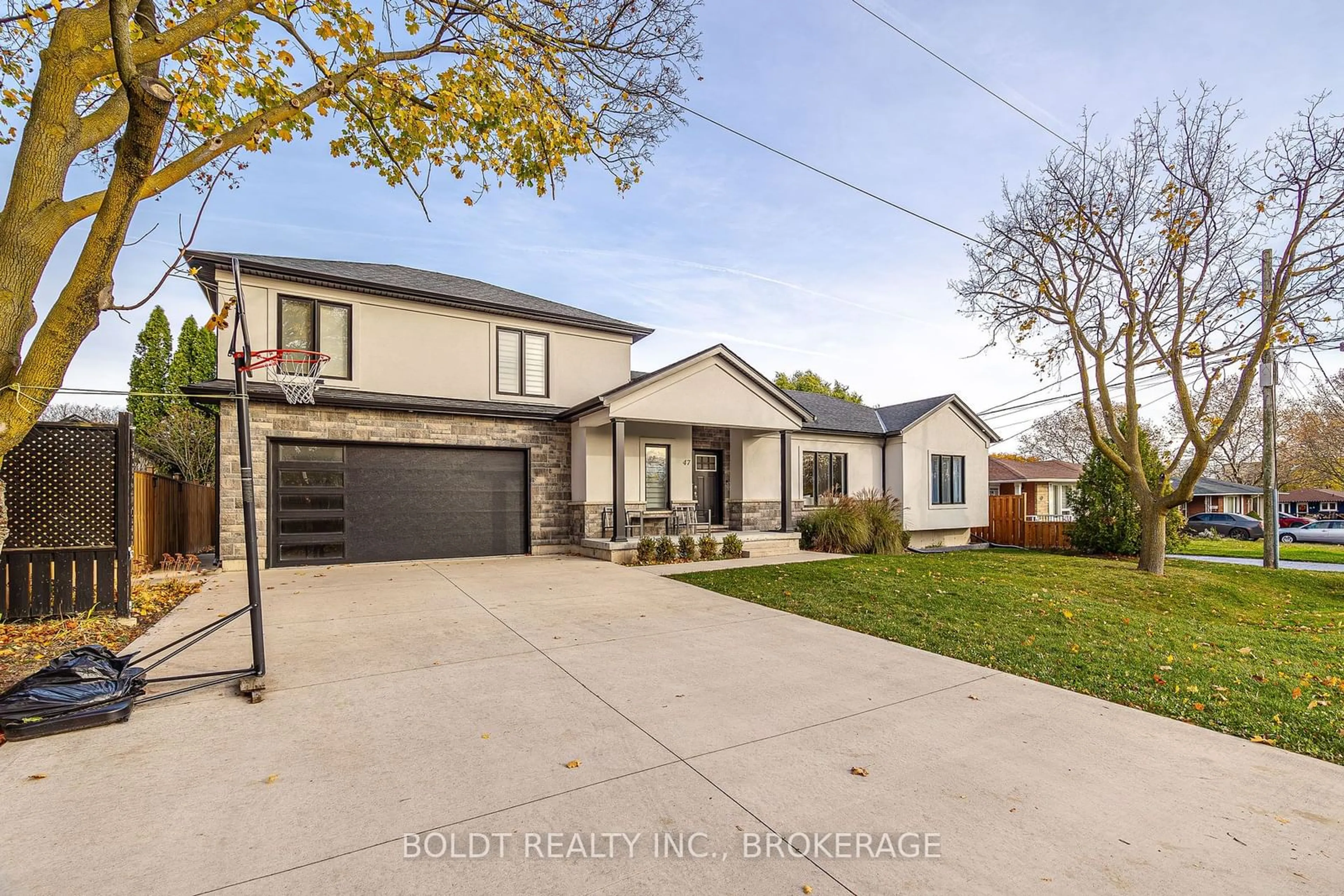 Frontside or backside of a home, the street view for 47 Roland St, St. Catharines Ontario L2S 2B8