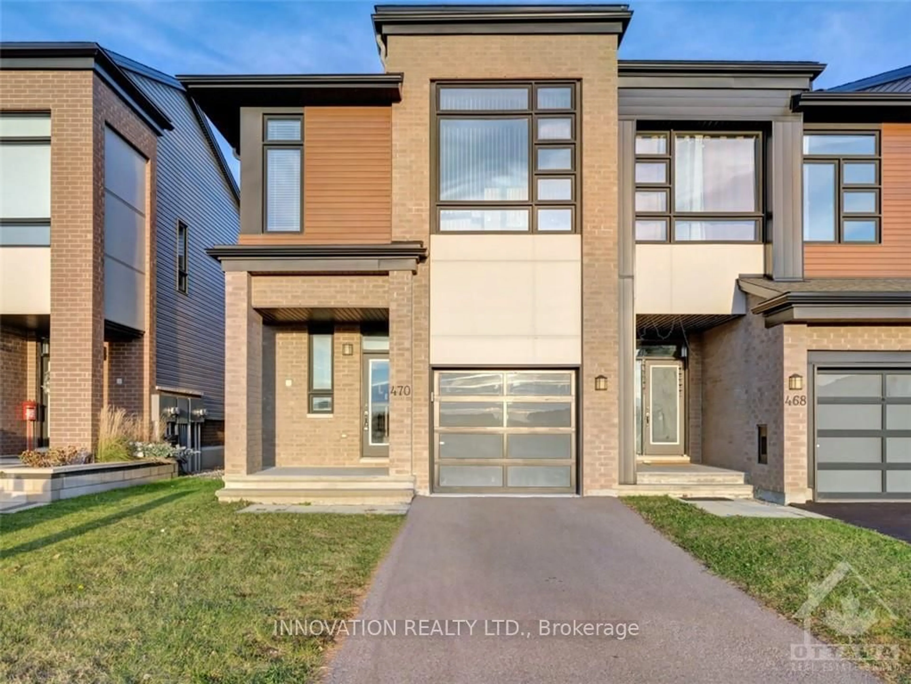 Frontside or backside of a home, the street view for 470 TRIDENT Mews, Leitrim Ontario K1T 0T2