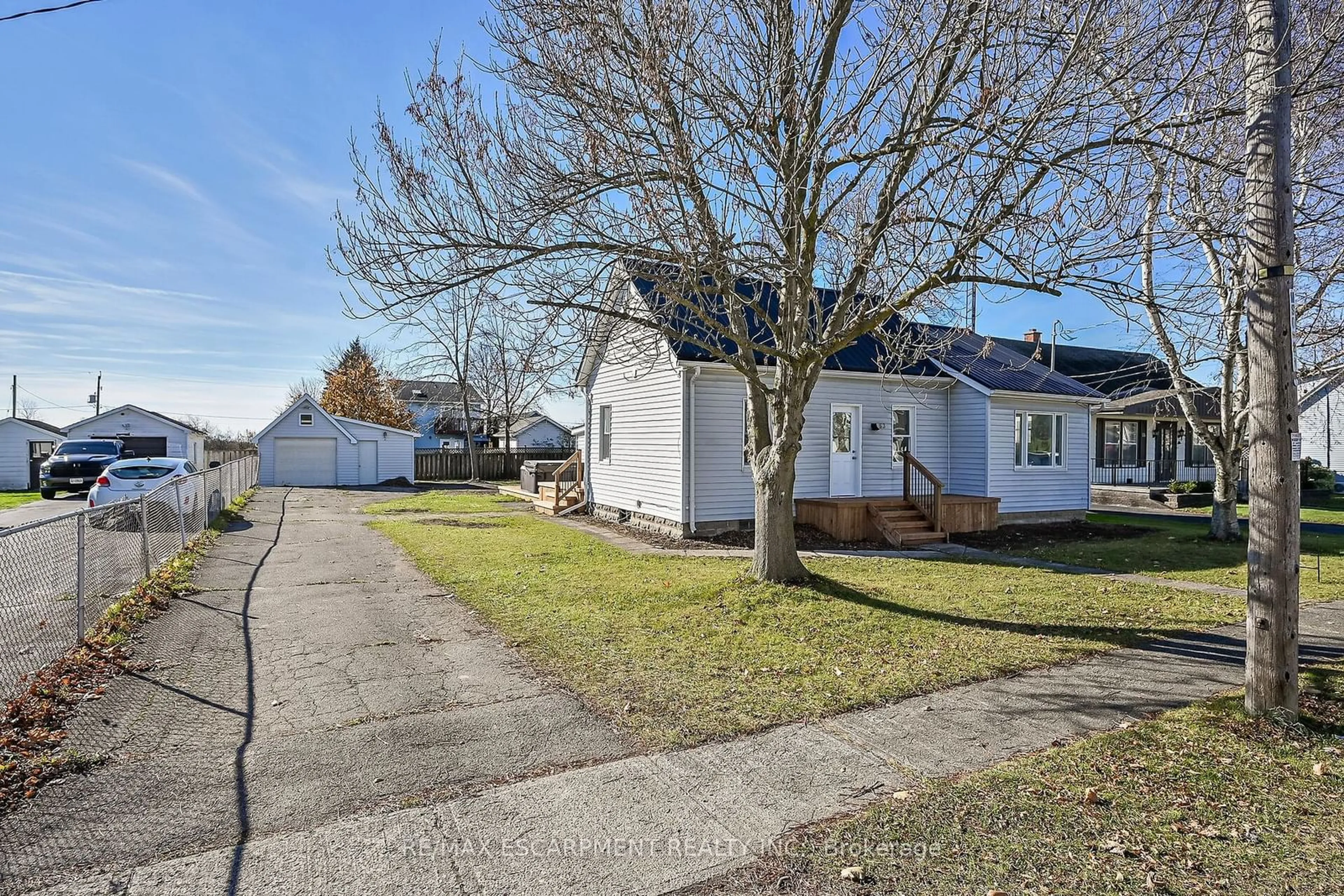 A pic from exterior of the house or condo, the street view for 53 Jane St, Haldimand Ontario N0A 1H0