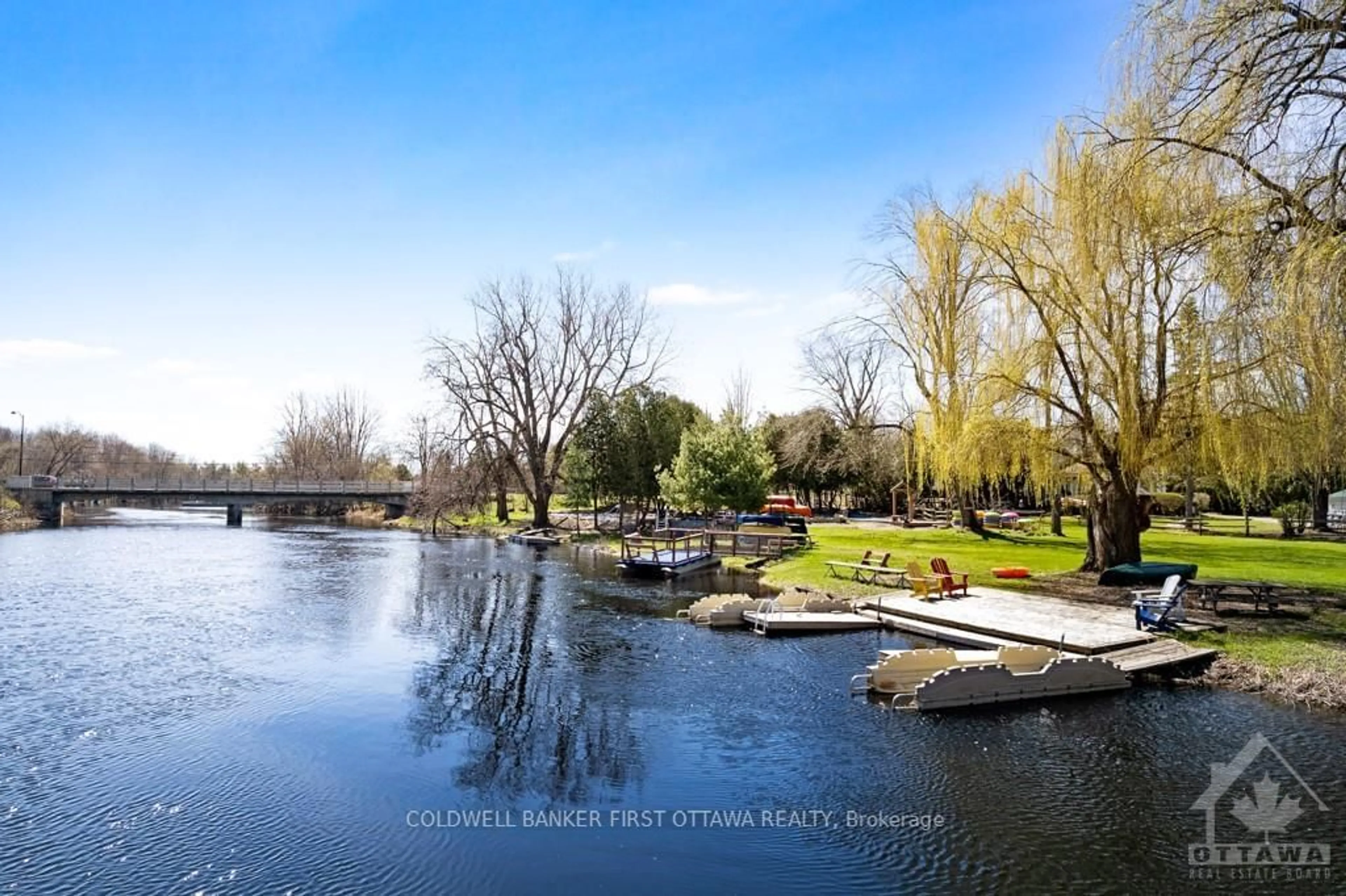 Patio, the view of lake or river for 21 CRAIG St, Perth Ontario K7H 1X8