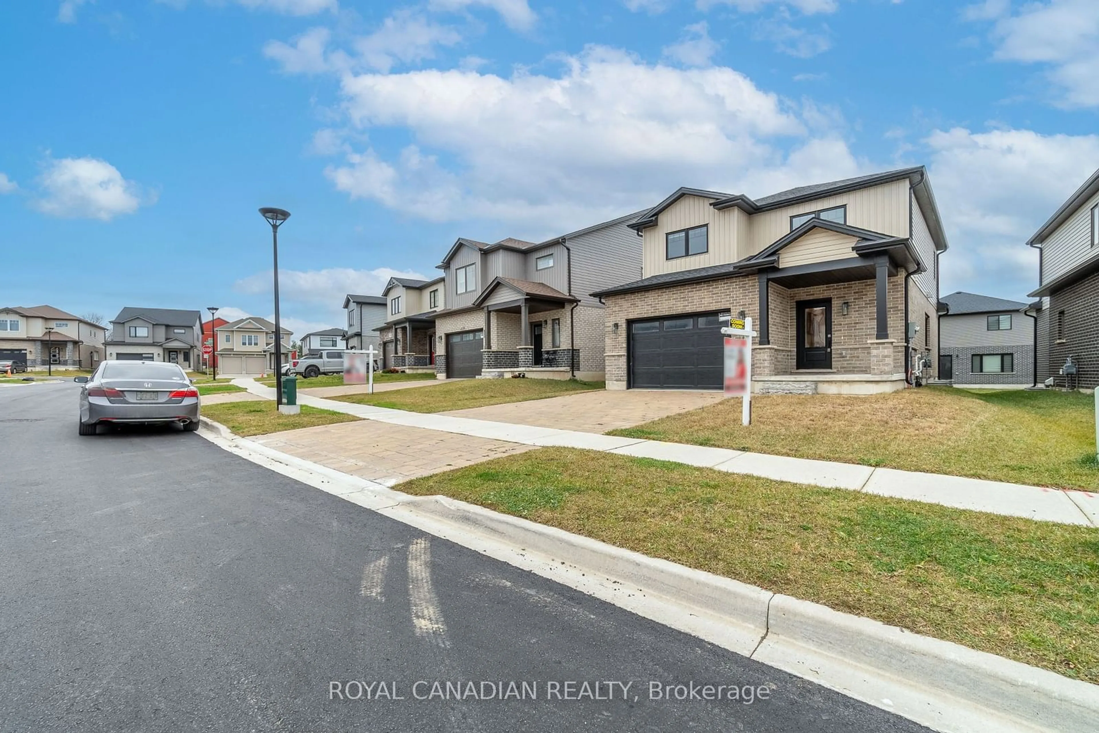 A pic from exterior of the house or condo, the street view for 3600 Earlston Crossing, London Ontario N6L 0G6