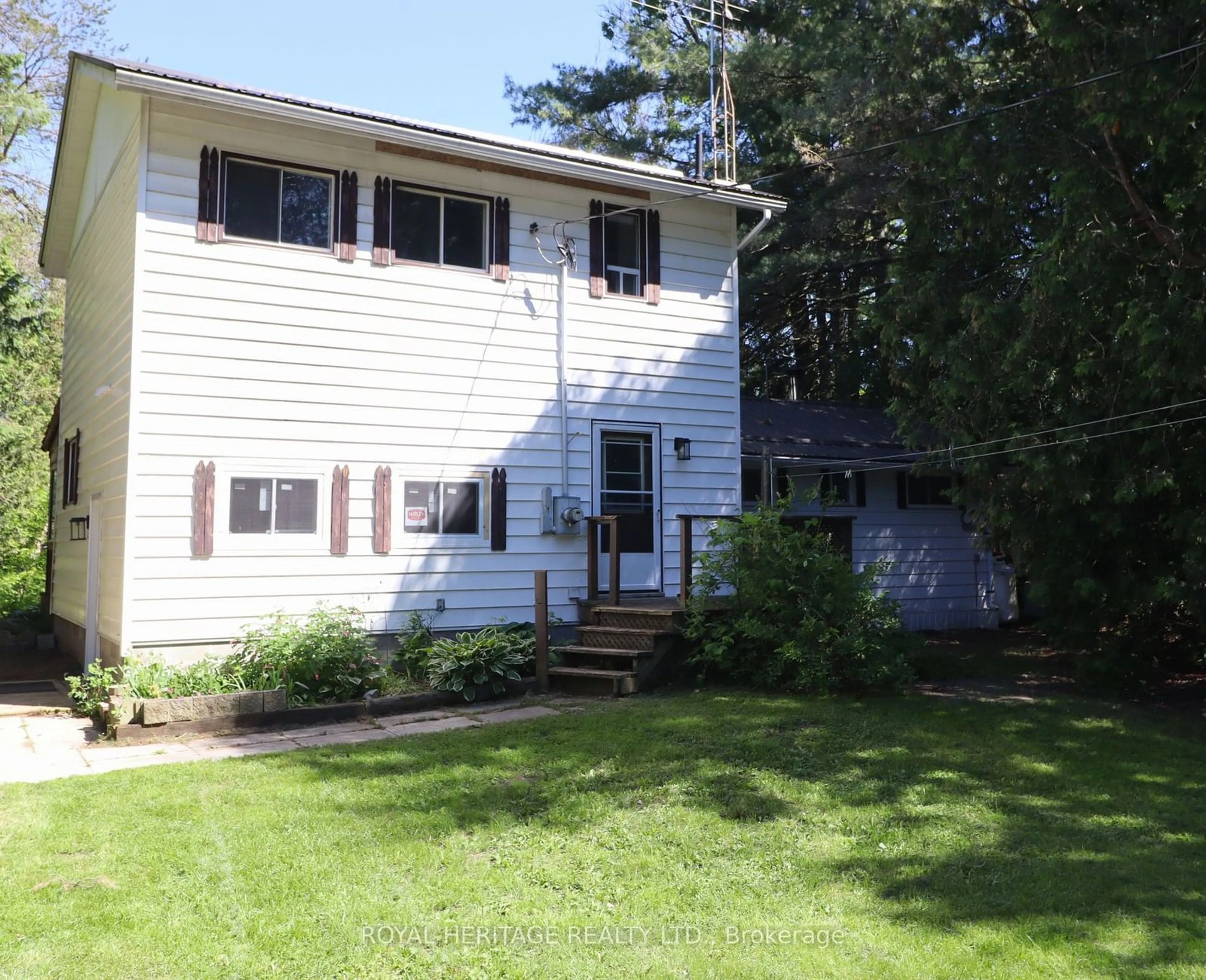 Frontside or backside of a home, cottage for 3 Basswood Dr, Kawartha Lakes Ontario K0M 1C0