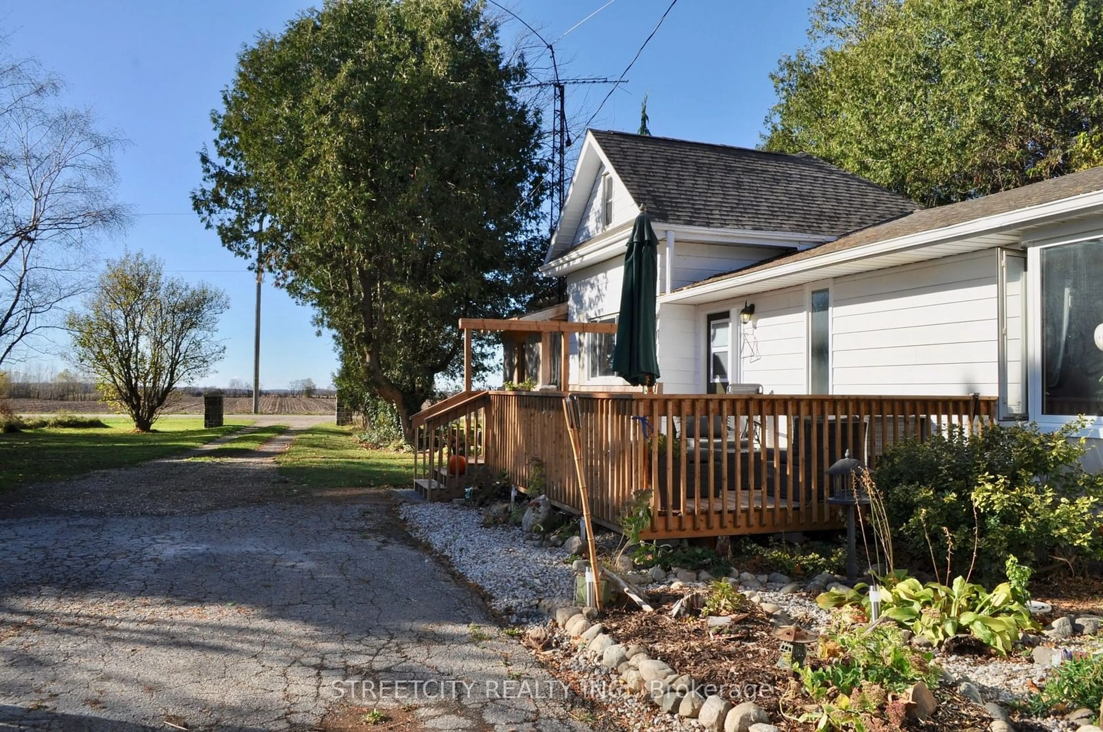 Frontside or backside of a home, cottage for 6906 Wisbeach Rd, Warwick Ontario N0M 1B0