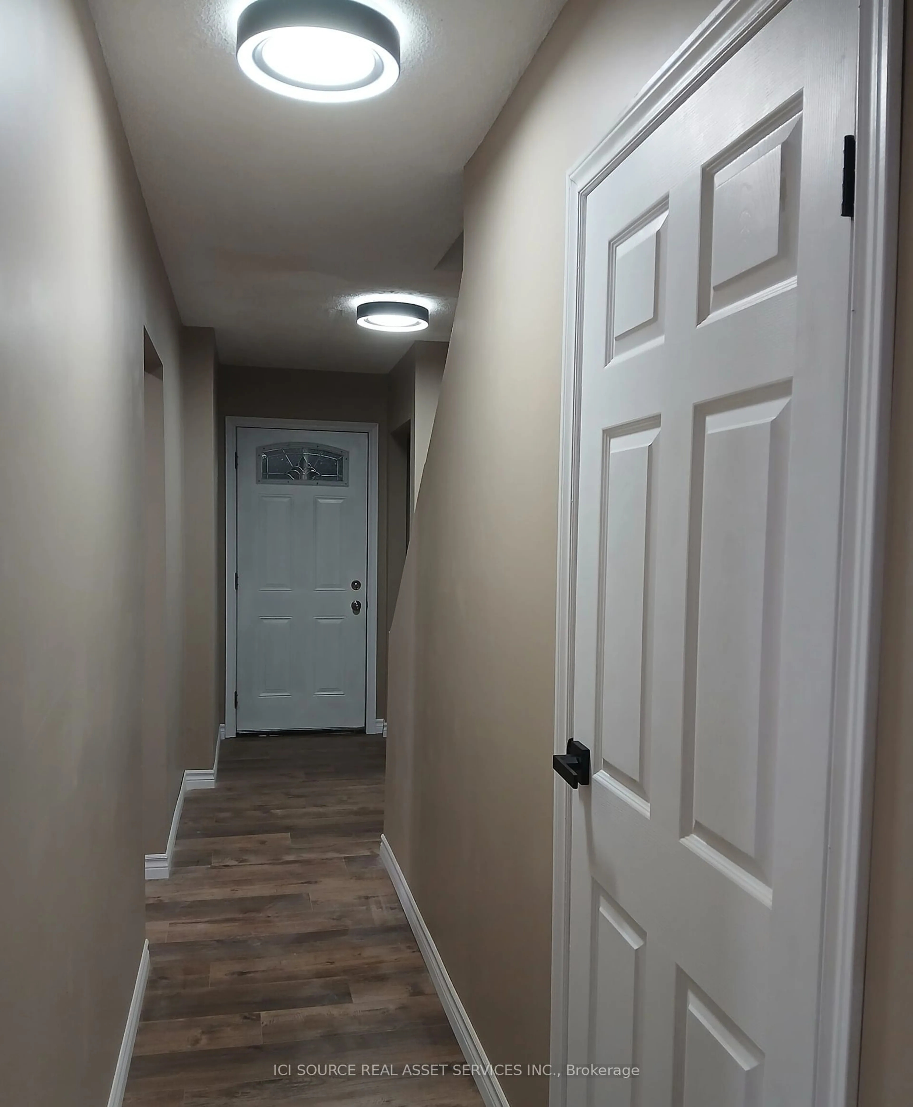 Indoor entryway, unknown floor for 6260 Thornberry Cres, Windsor Ontario N8T 3A3