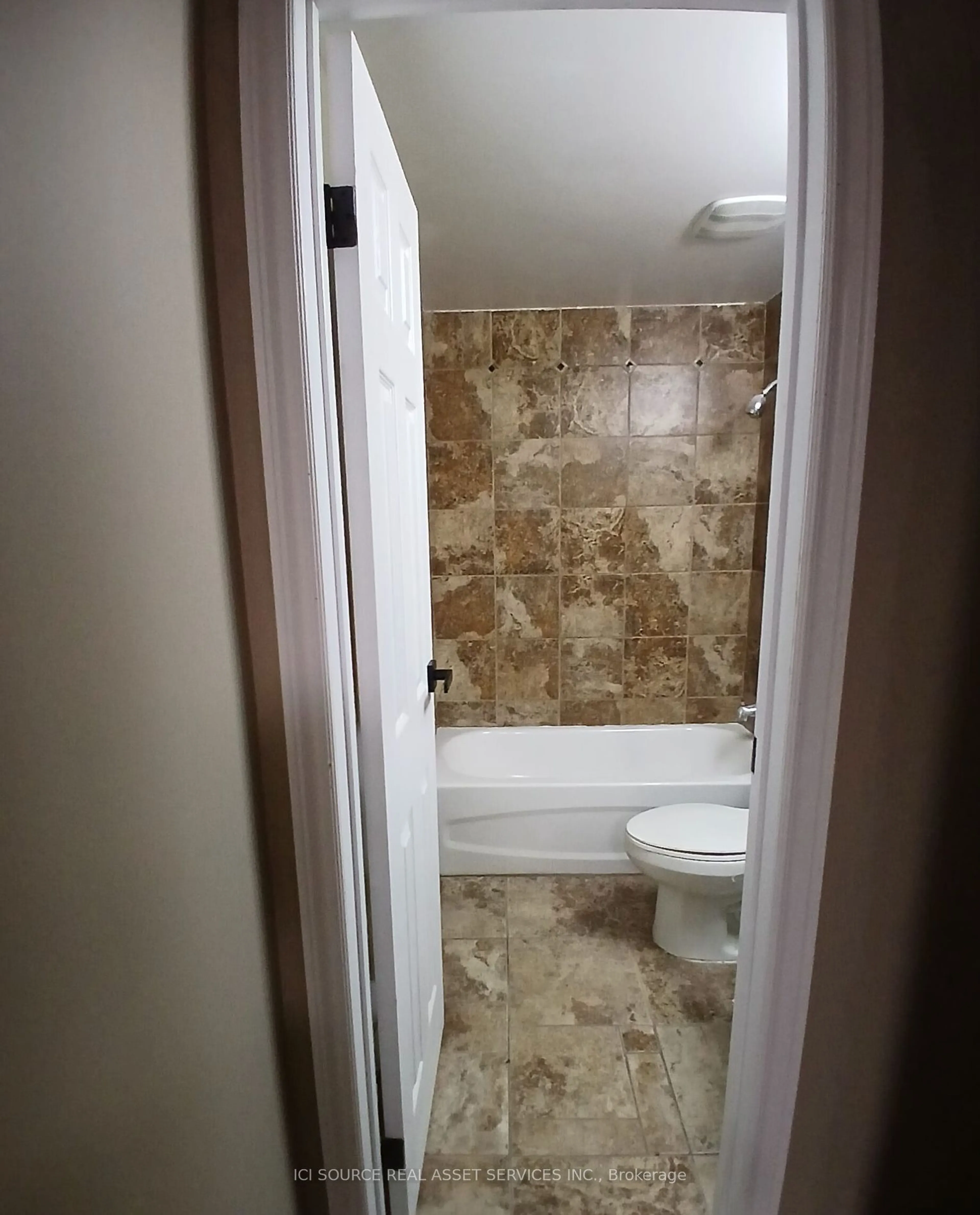 Bathroom, unknown floor for 6260 Thornberry Cres, Windsor Ontario N8T 3A3