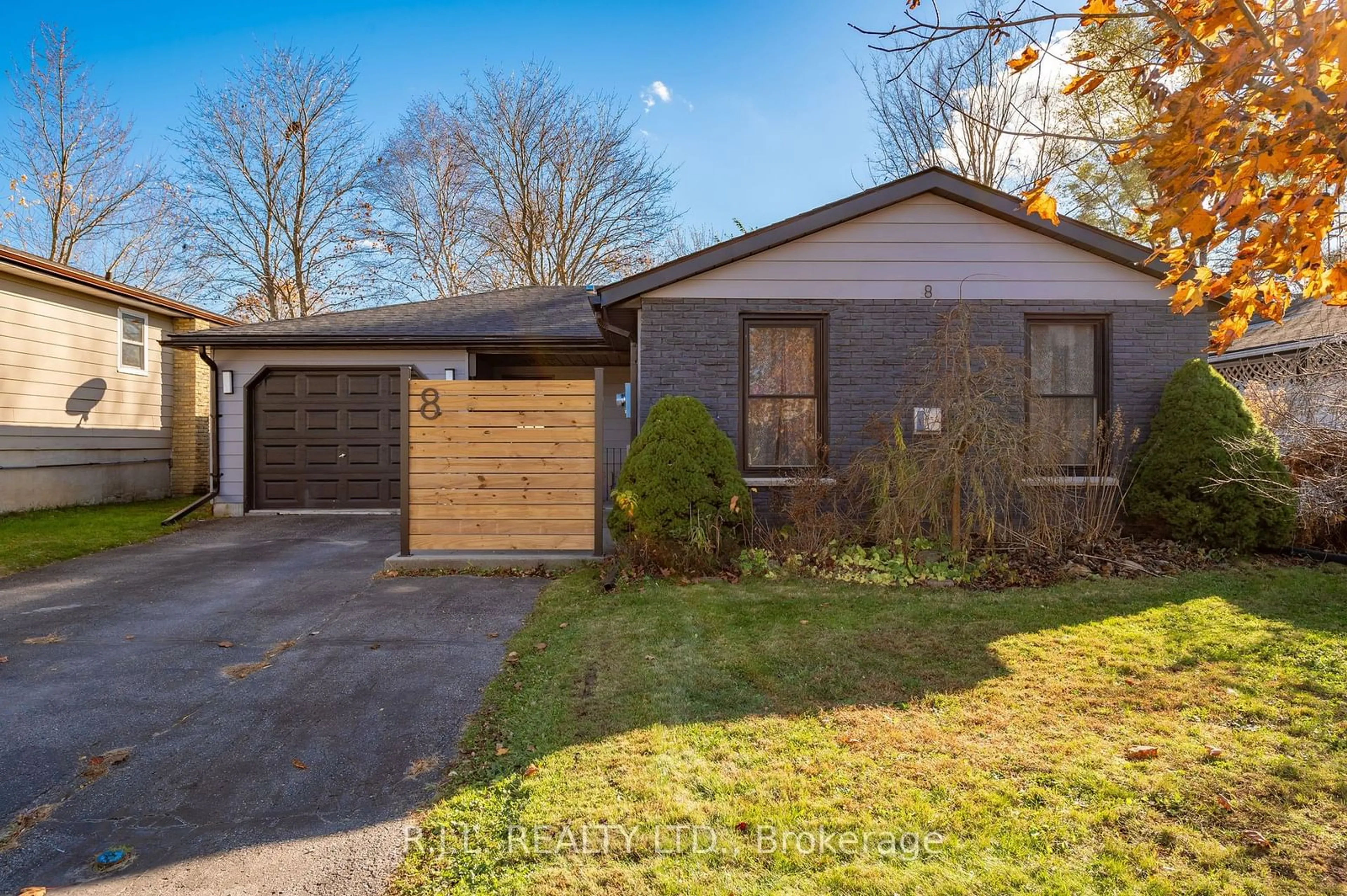 Frontside or backside of a home, cottage for 8 Coyle Cres, Smith-Ennismore-Lakefield Ontario K0L 2H0